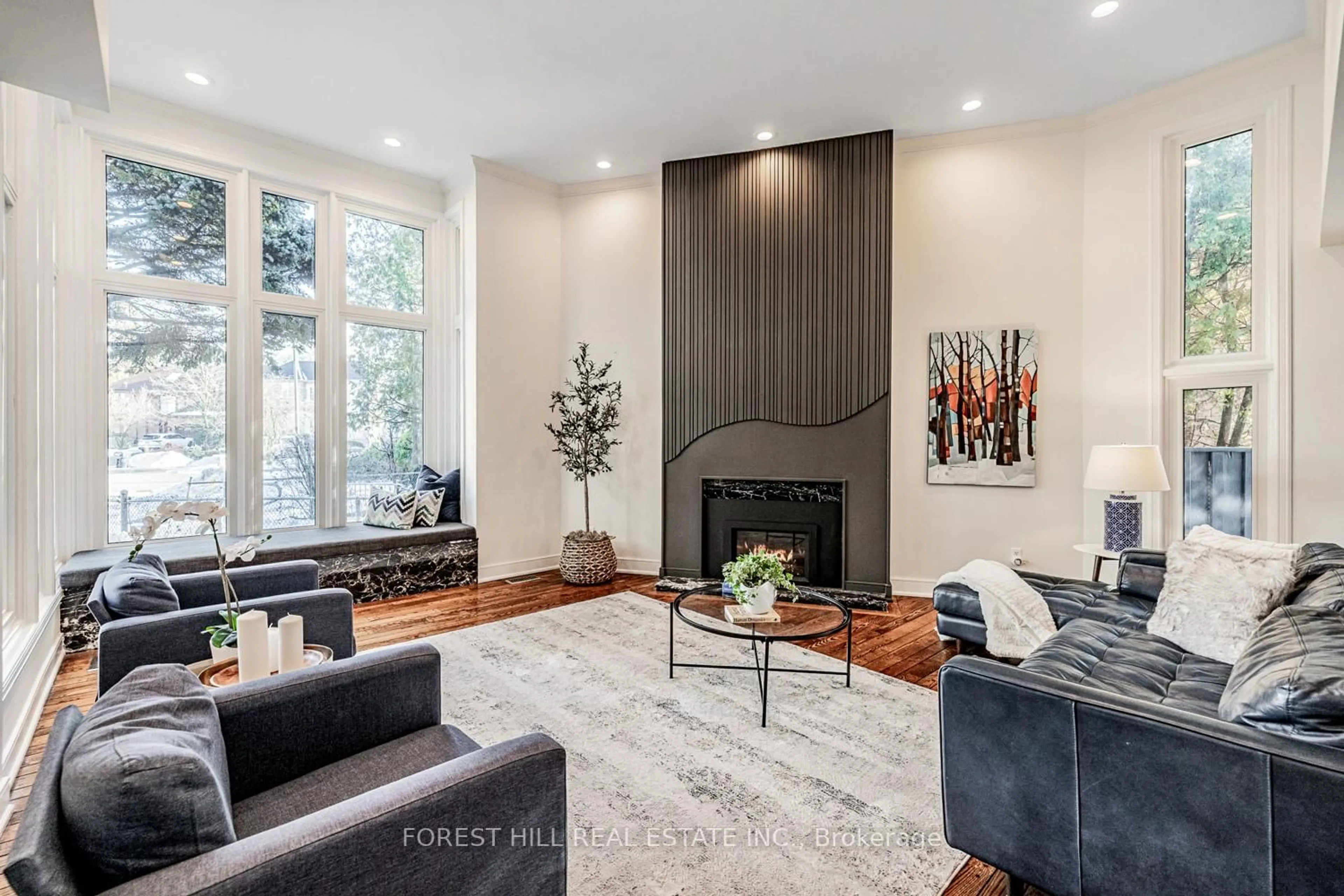 Living room with furniture, unknown for 97 Clarinda Dr, Toronto Ontario M2K 2V2