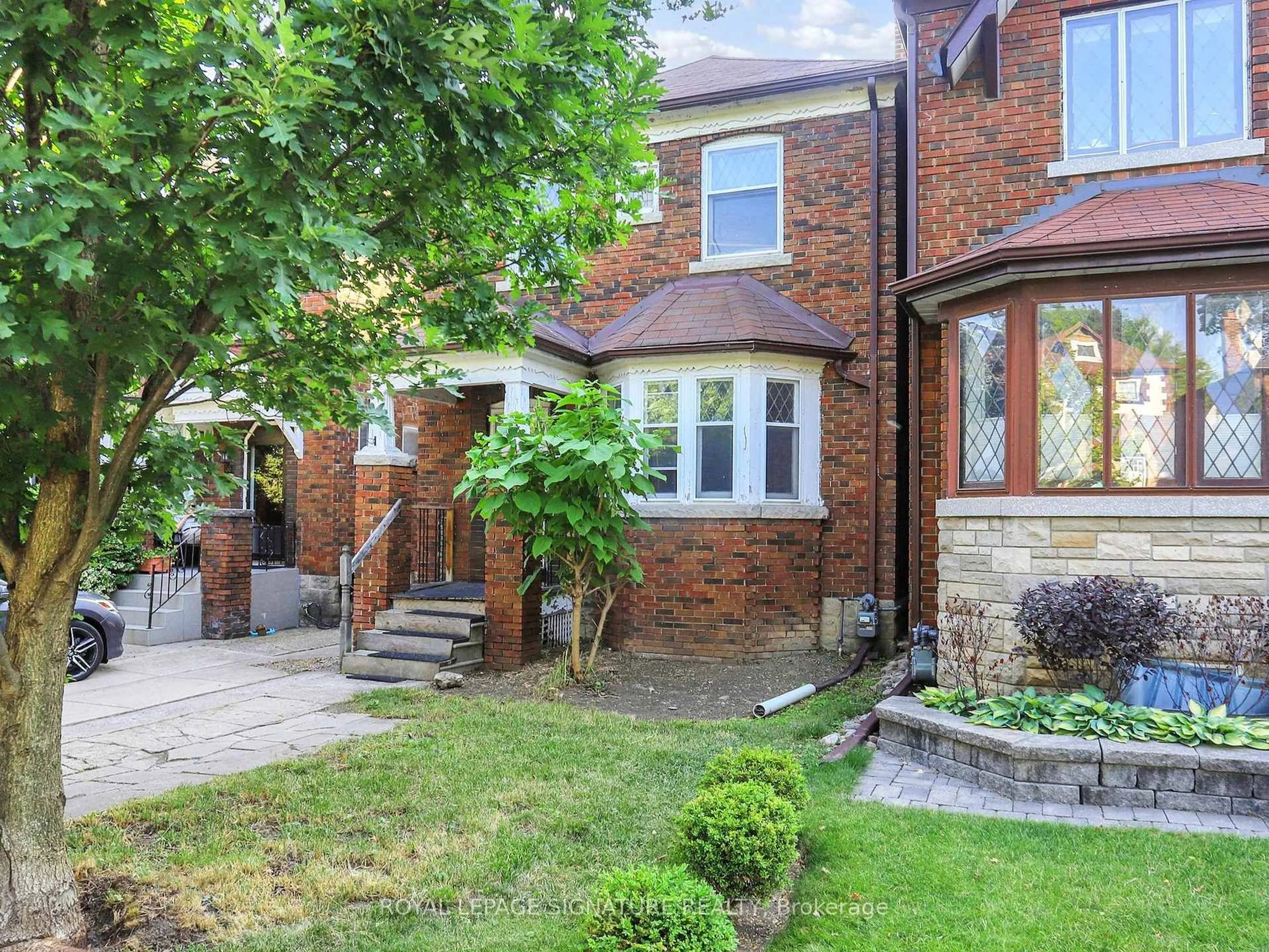 Home with brick exterior material, street for 68 Castlewood Rd, Toronto Ontario M5N 2L2