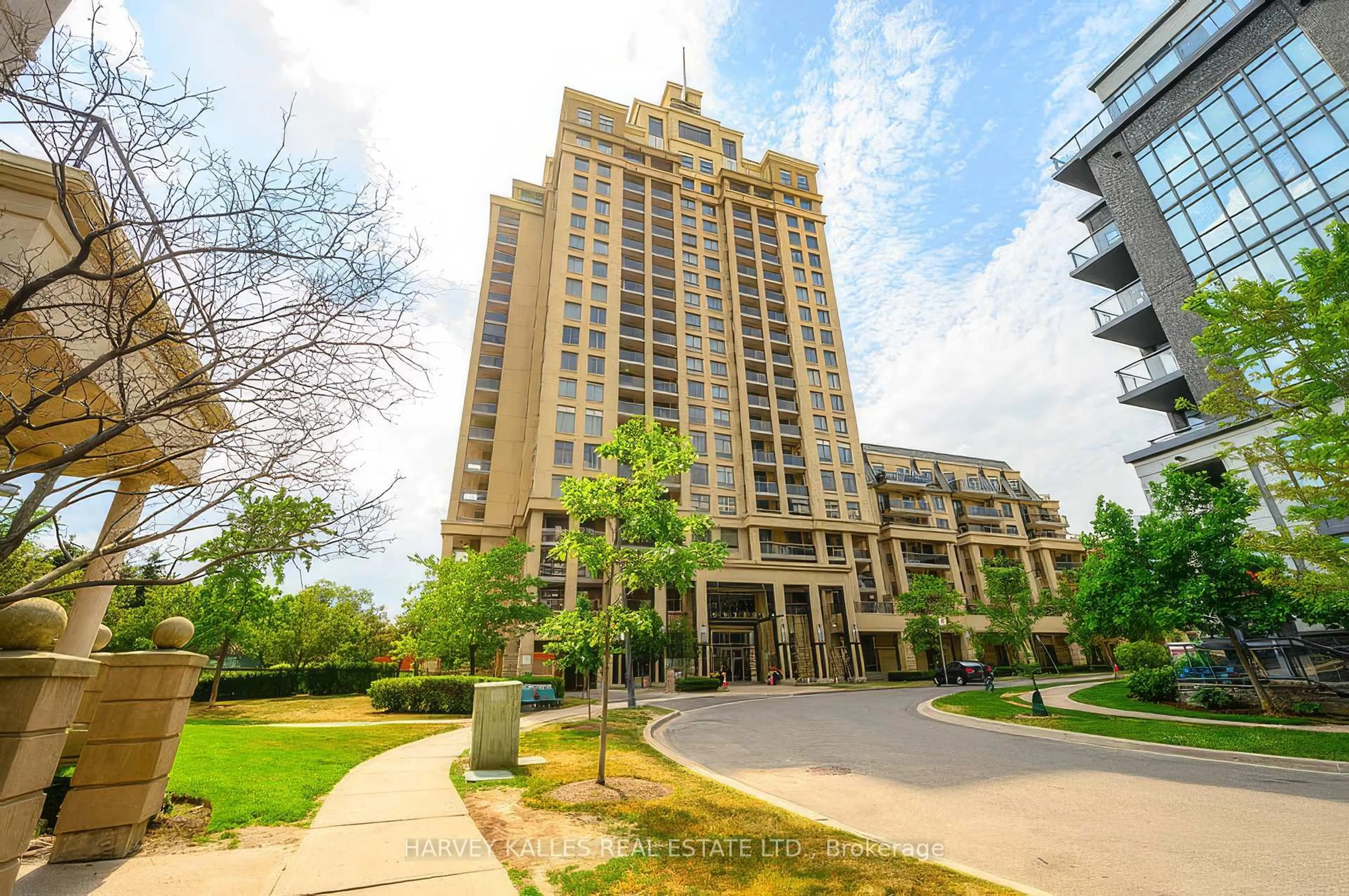 Indoor foyer for 18 Kenaston Gdns #1202, Toronto Ontario M2K 3C7