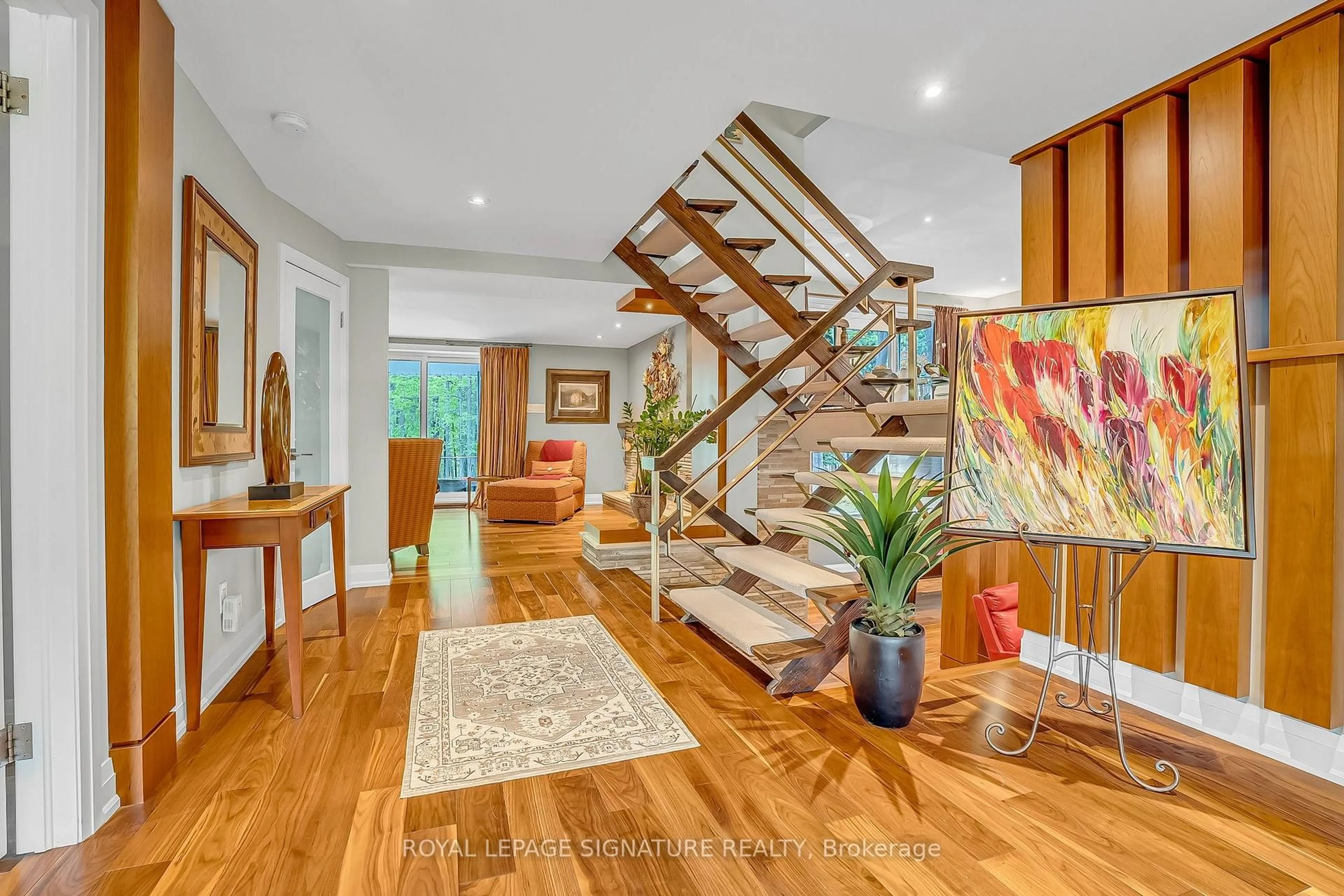 Indoor foyer for 8 Silverdale Cres, Toronto Ontario M3A 3H1