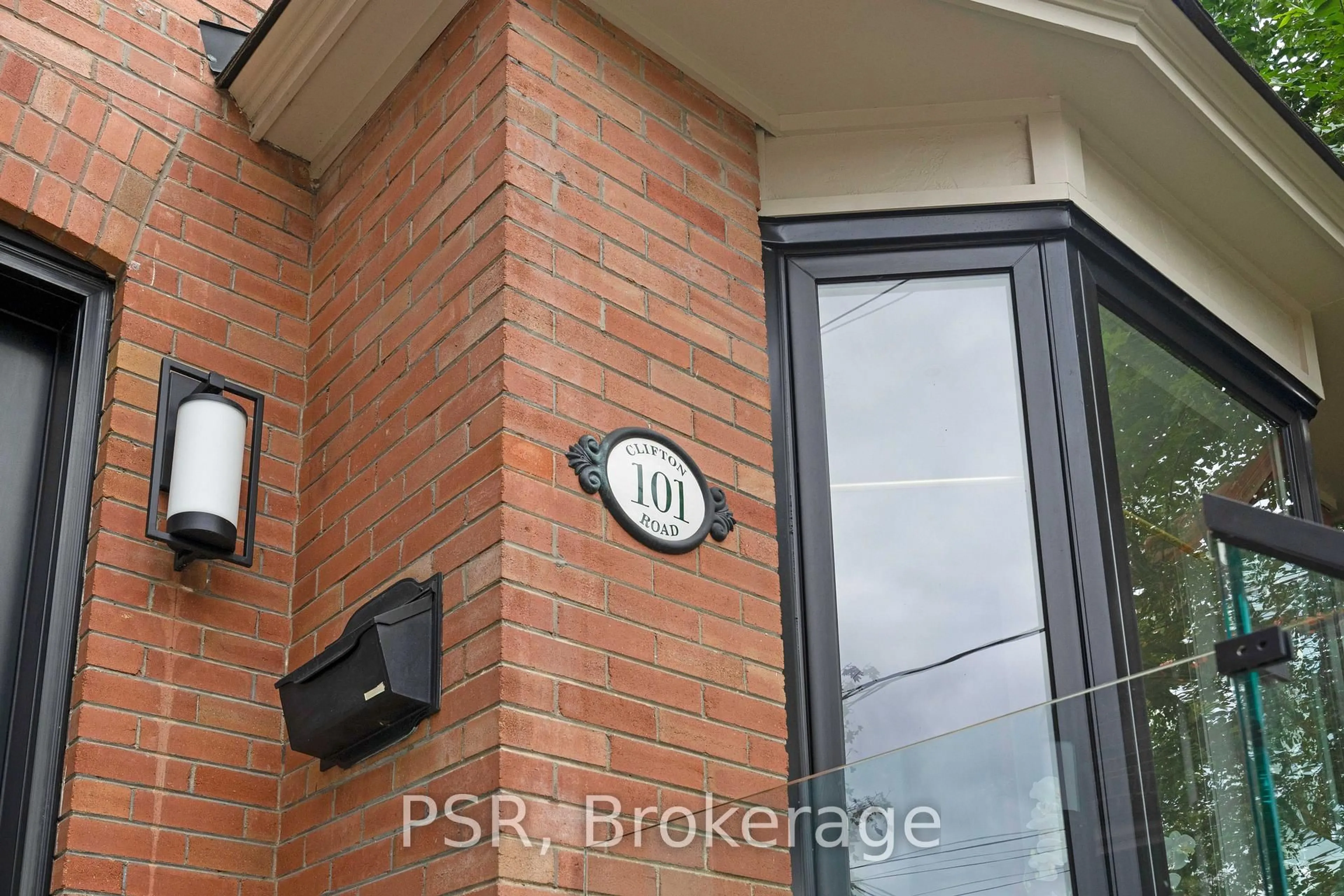 Unknown for 101 Clifton Rd, Toronto Ontario M4T 2G3