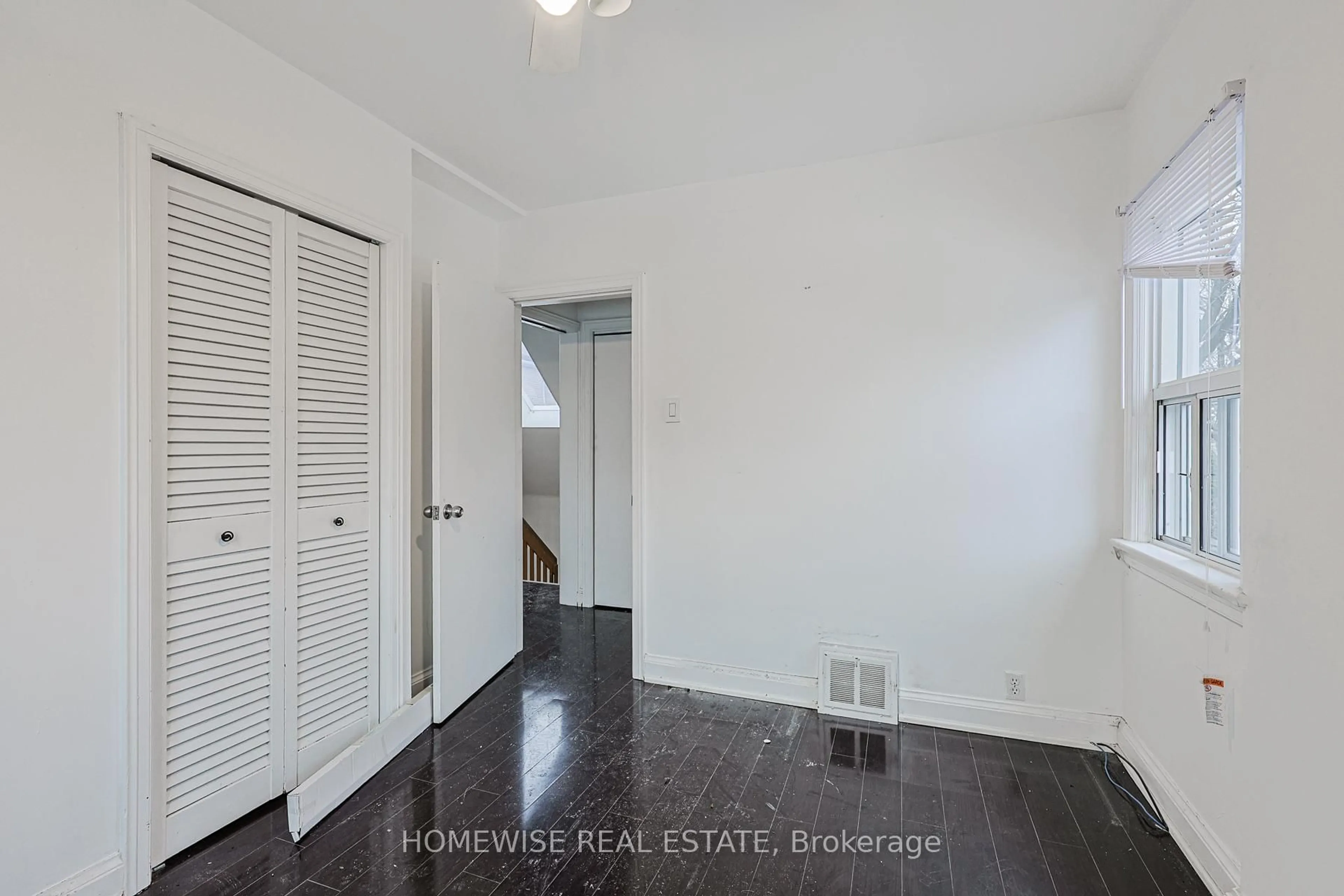 Indoor entryway for 159 Alfred Ave, Toronto Ontario M2N 3J3