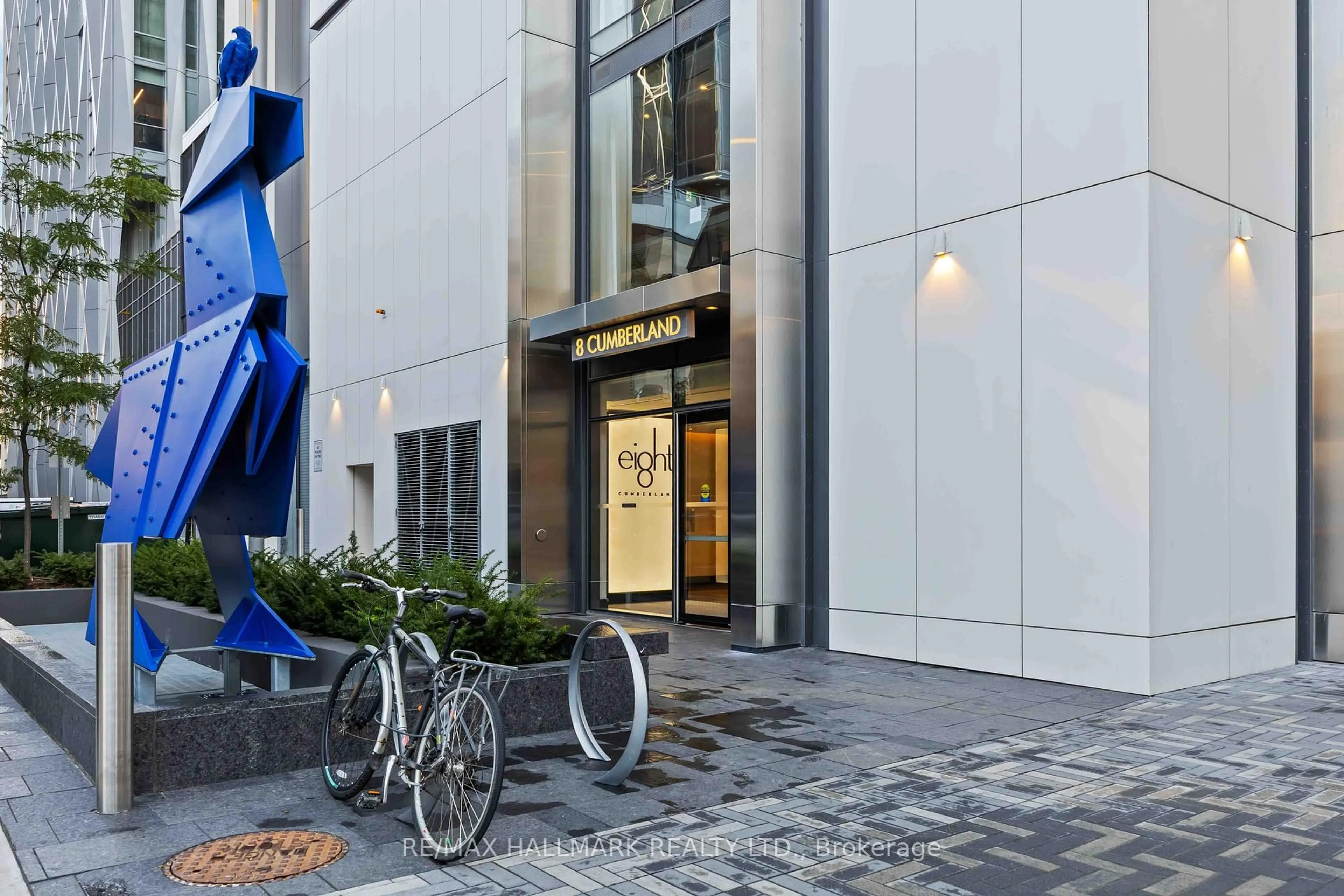 Indoor foyer for 8 Cumberland St #1403, Toronto Ontario M4W 0B6