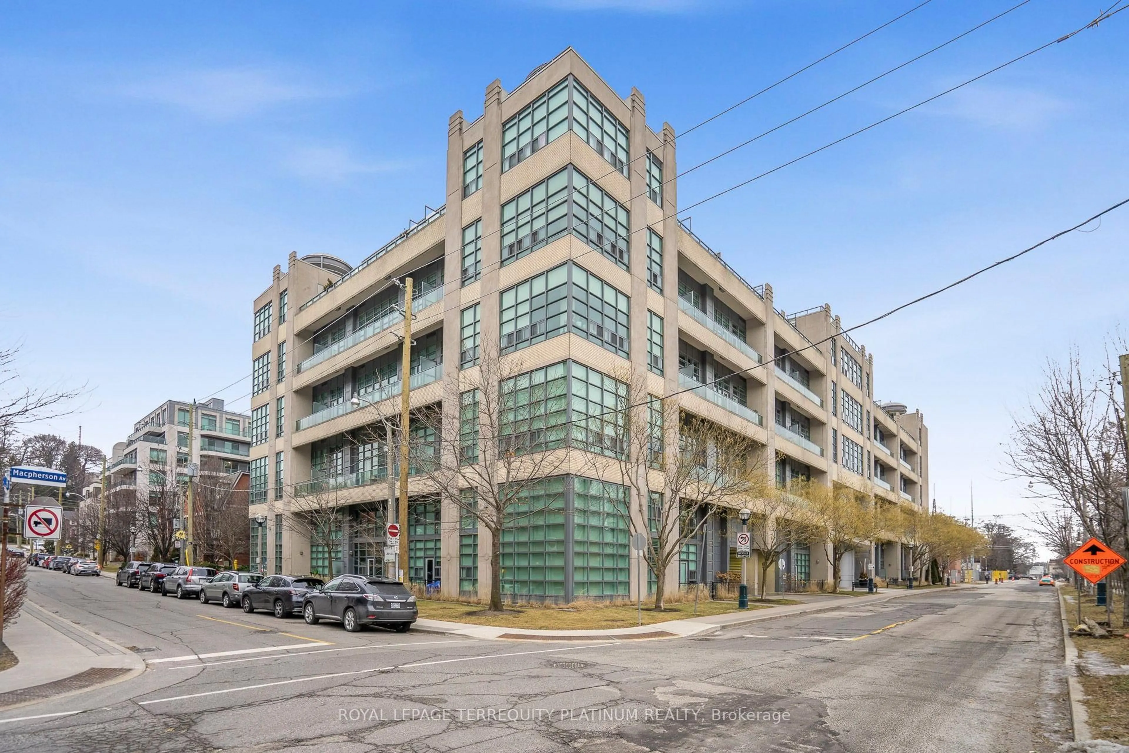 Unknown for 380 Macpherson Ave #101, Toronto Ontario M4V 3E3