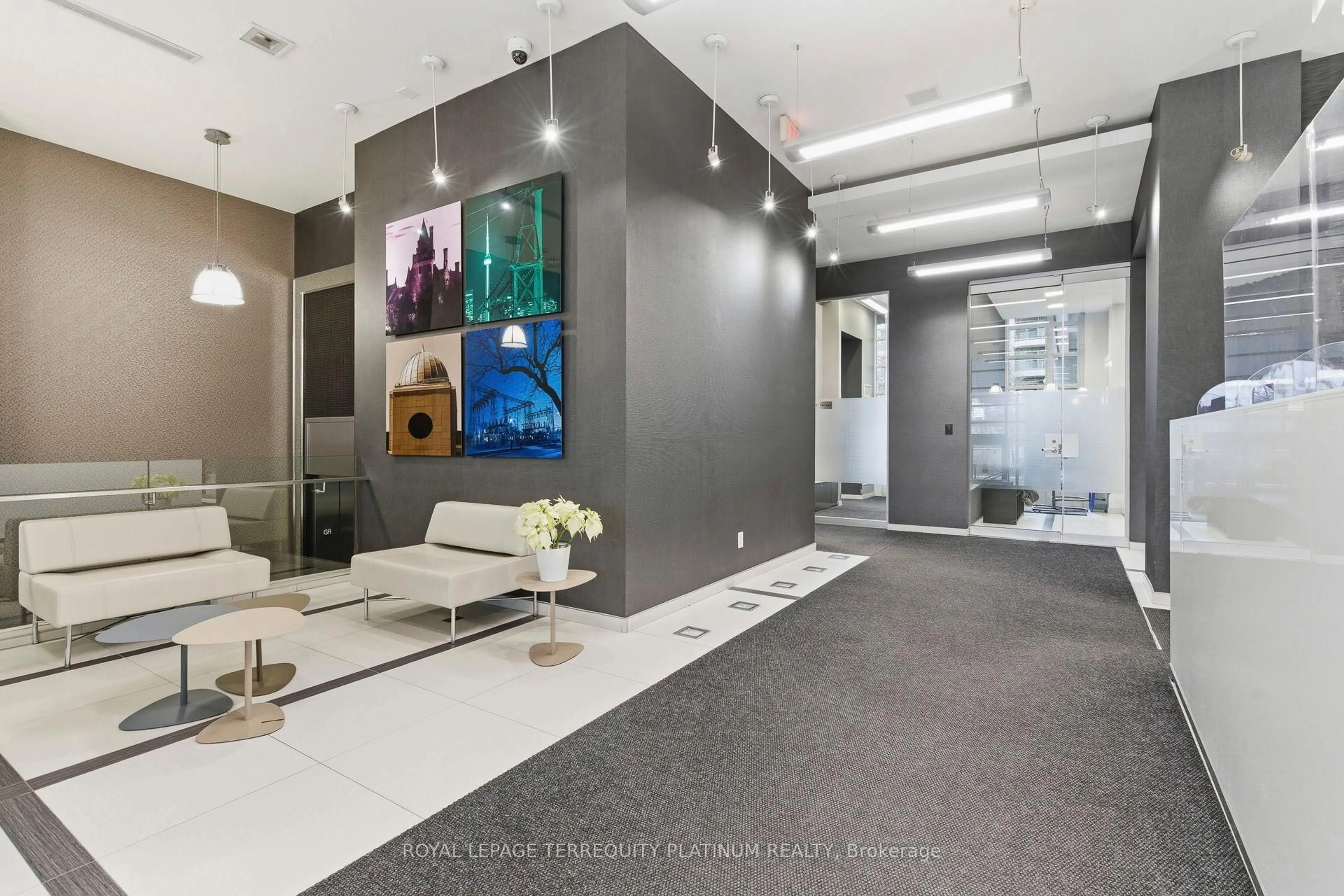 Unknown for 380 Macpherson Ave #101, Toronto Ontario M4V 3E3