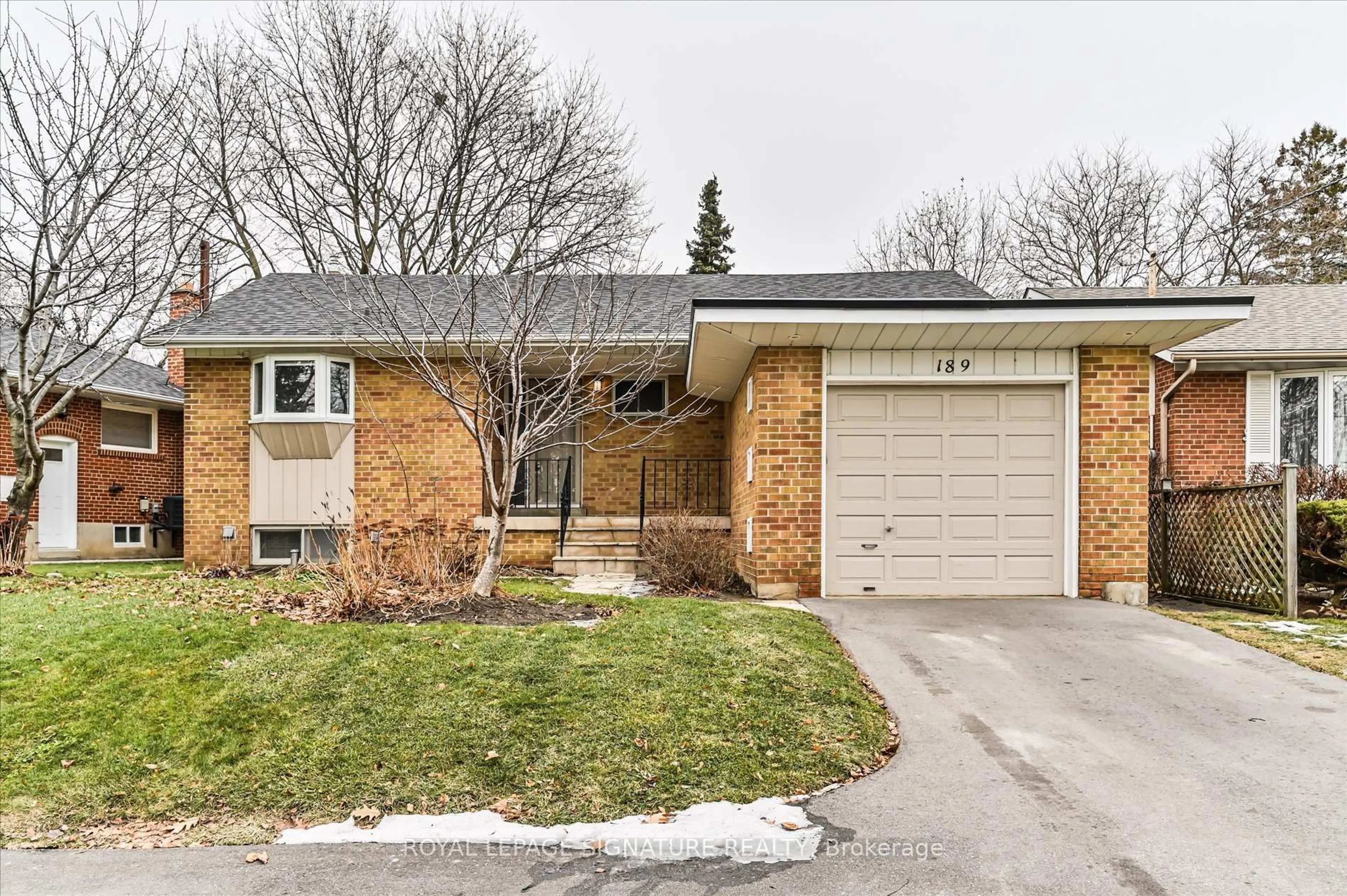 Home with brick exterior material, street for 189 Sloane Ave, Toronto Ontario M4A 2C5