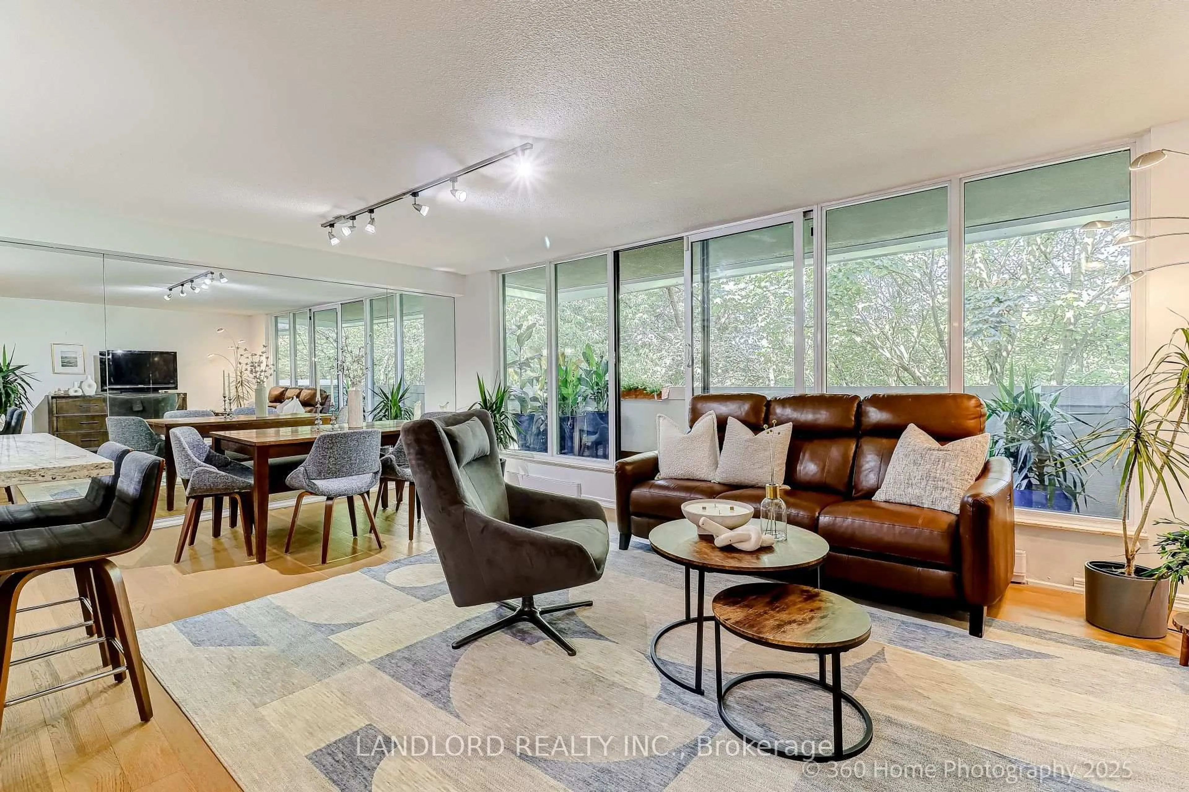 Living room with furniture, unknown for 360 Bloor St #207, Toronto Ontario M4W 3M3