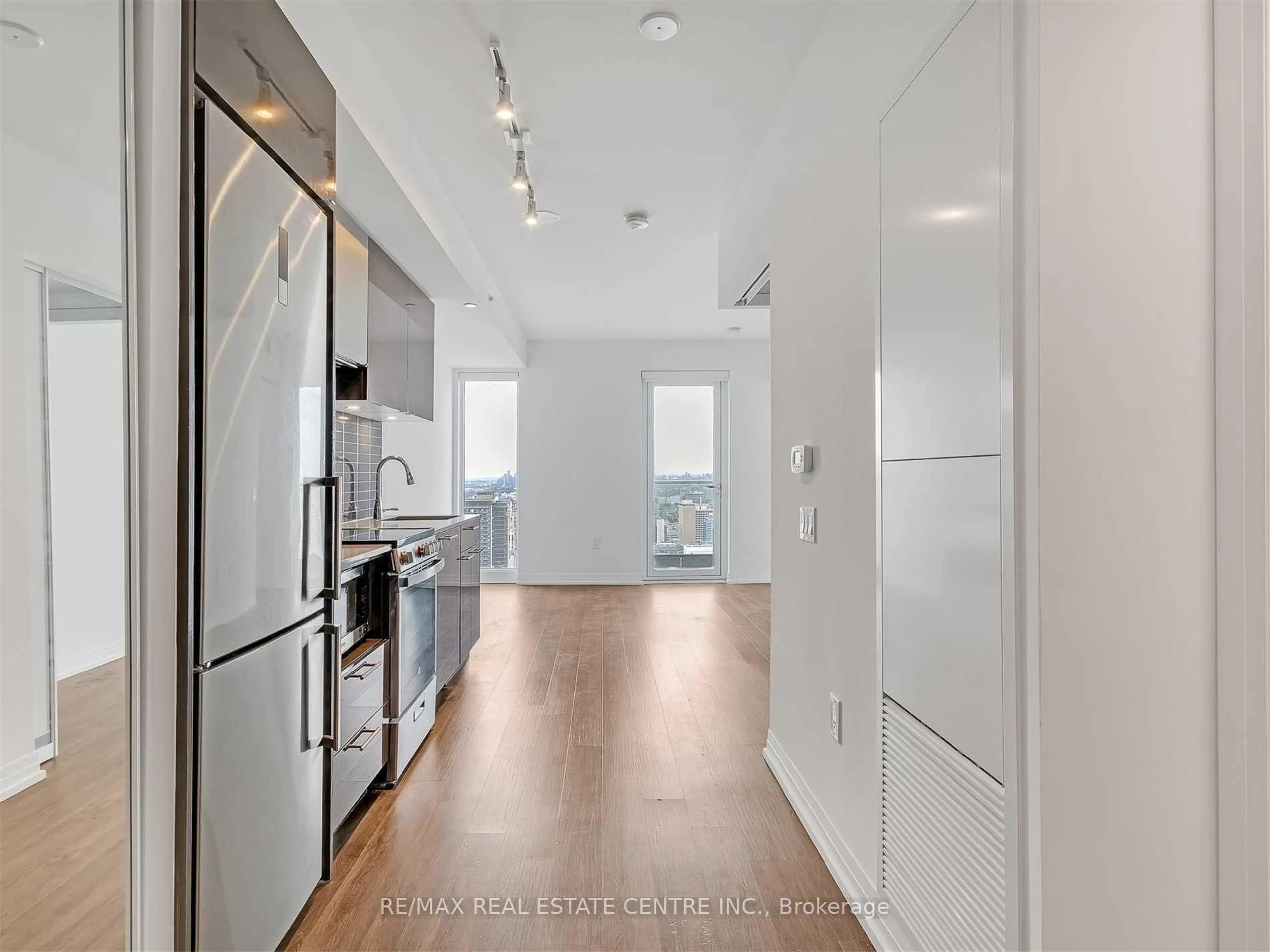 Unknown for 251 Jarvis St #4709, Toronto Ontario M5B 0C3