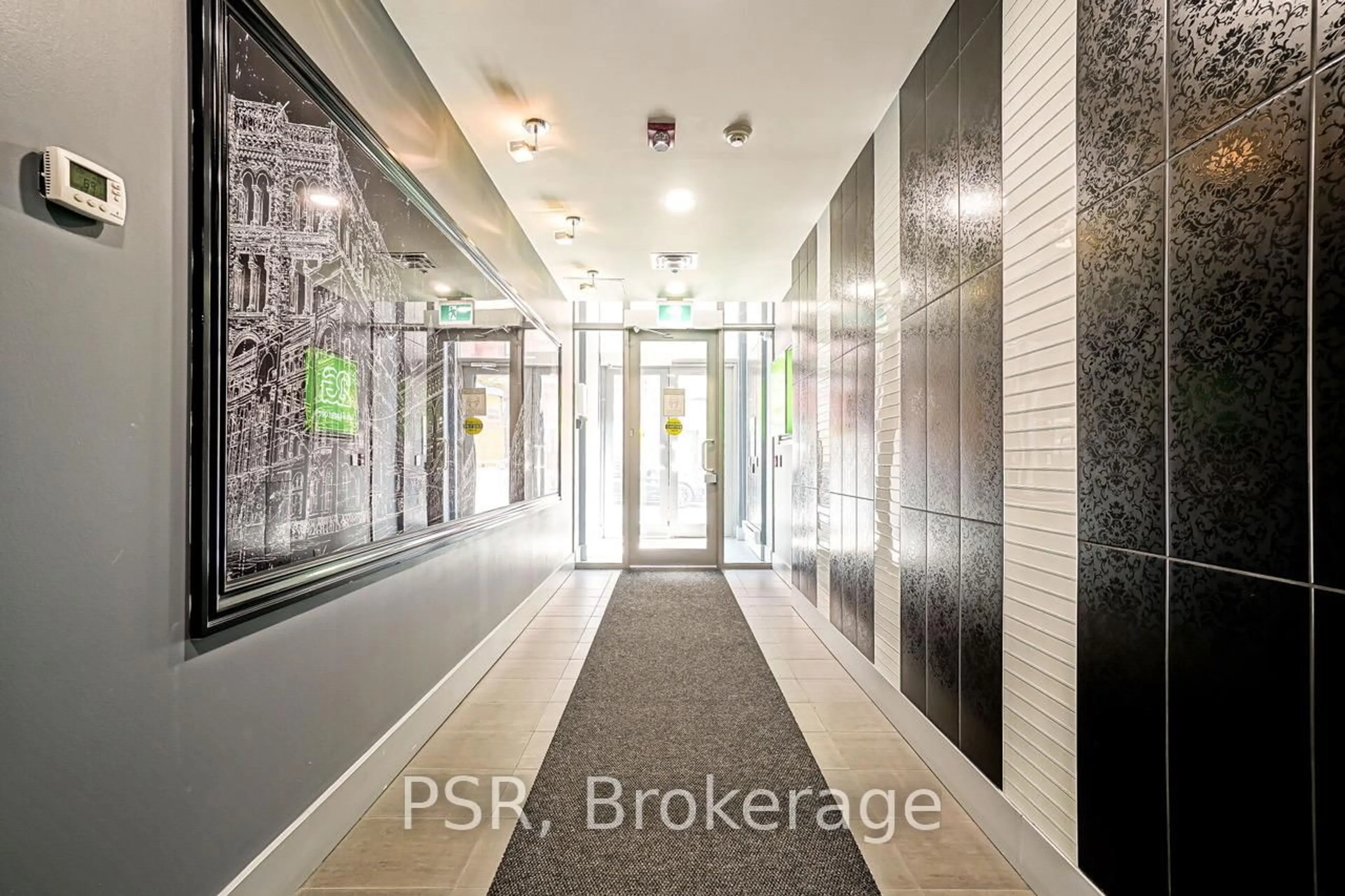 Indoor foyer for 2 Gladstone Ave #209, Toronto Ontario M6J 1J6