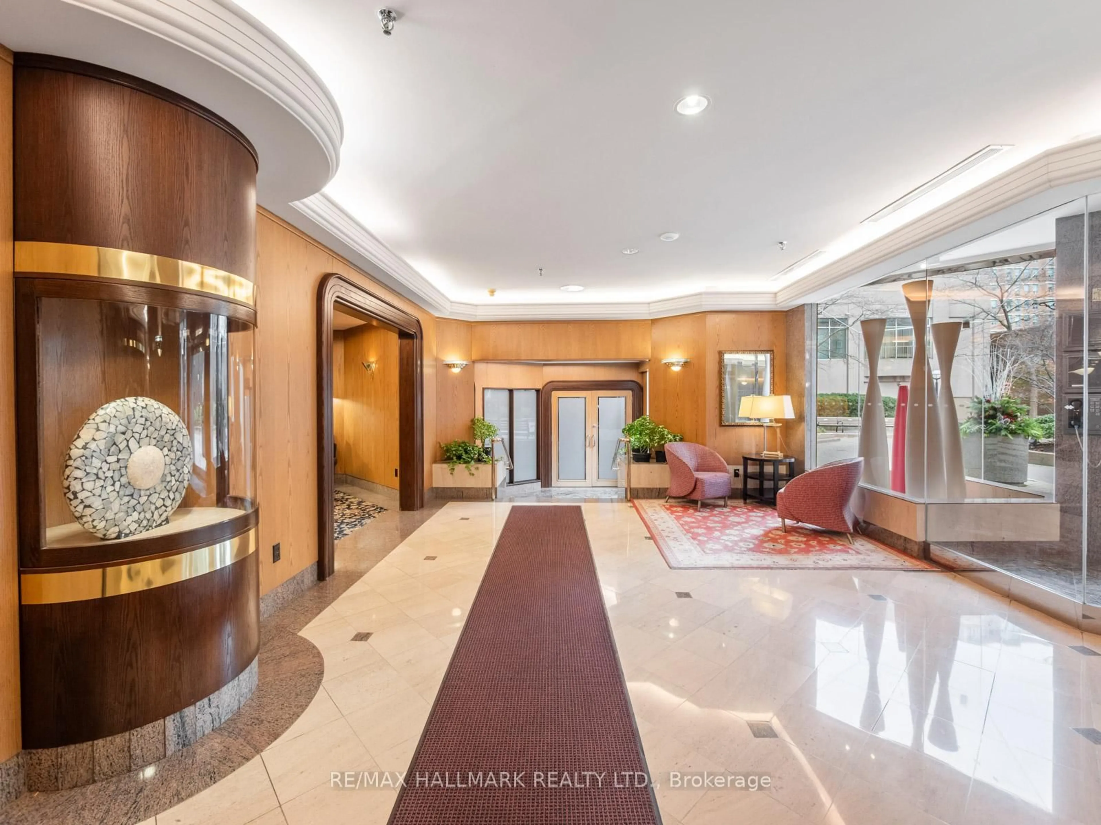 Lobby for 942 Yonge St #809, Toronto Ontario M4W 3S8