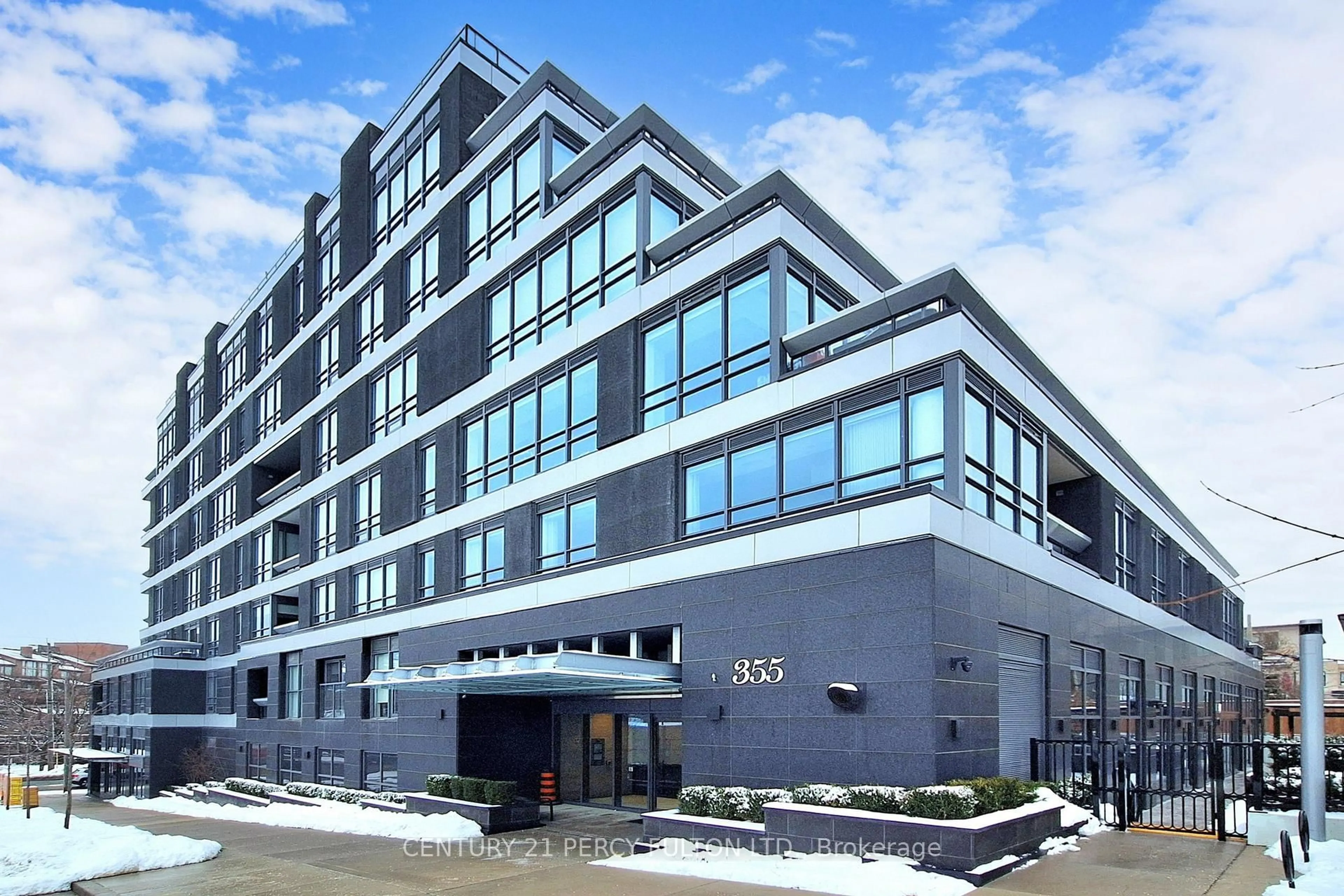 Indoor foyer for 355 Bedford Park Ave #206, Toronto Ontario M5M 0B2