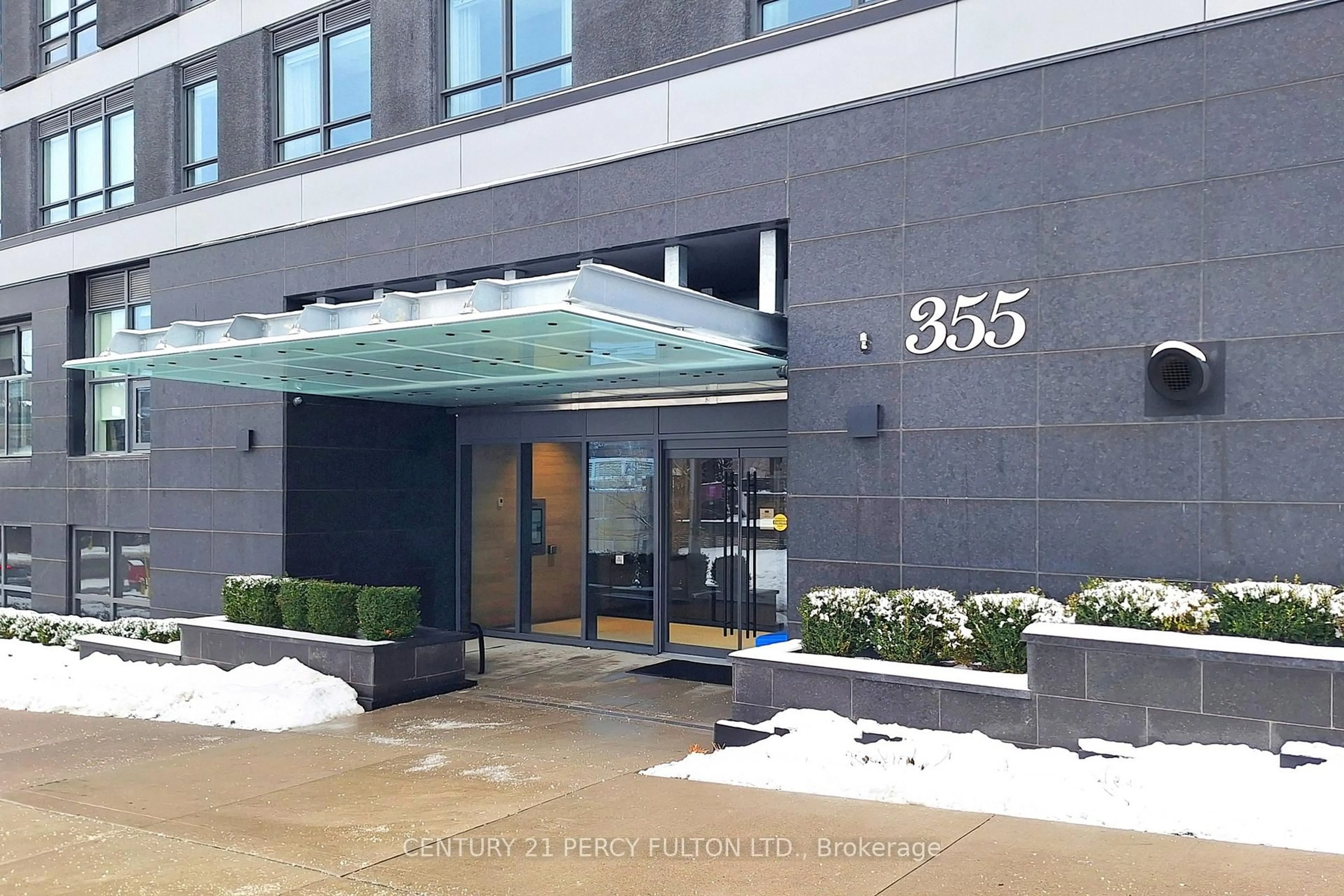 Indoor foyer for 355 Bedford Park Ave #206, Toronto Ontario M5M 0B2