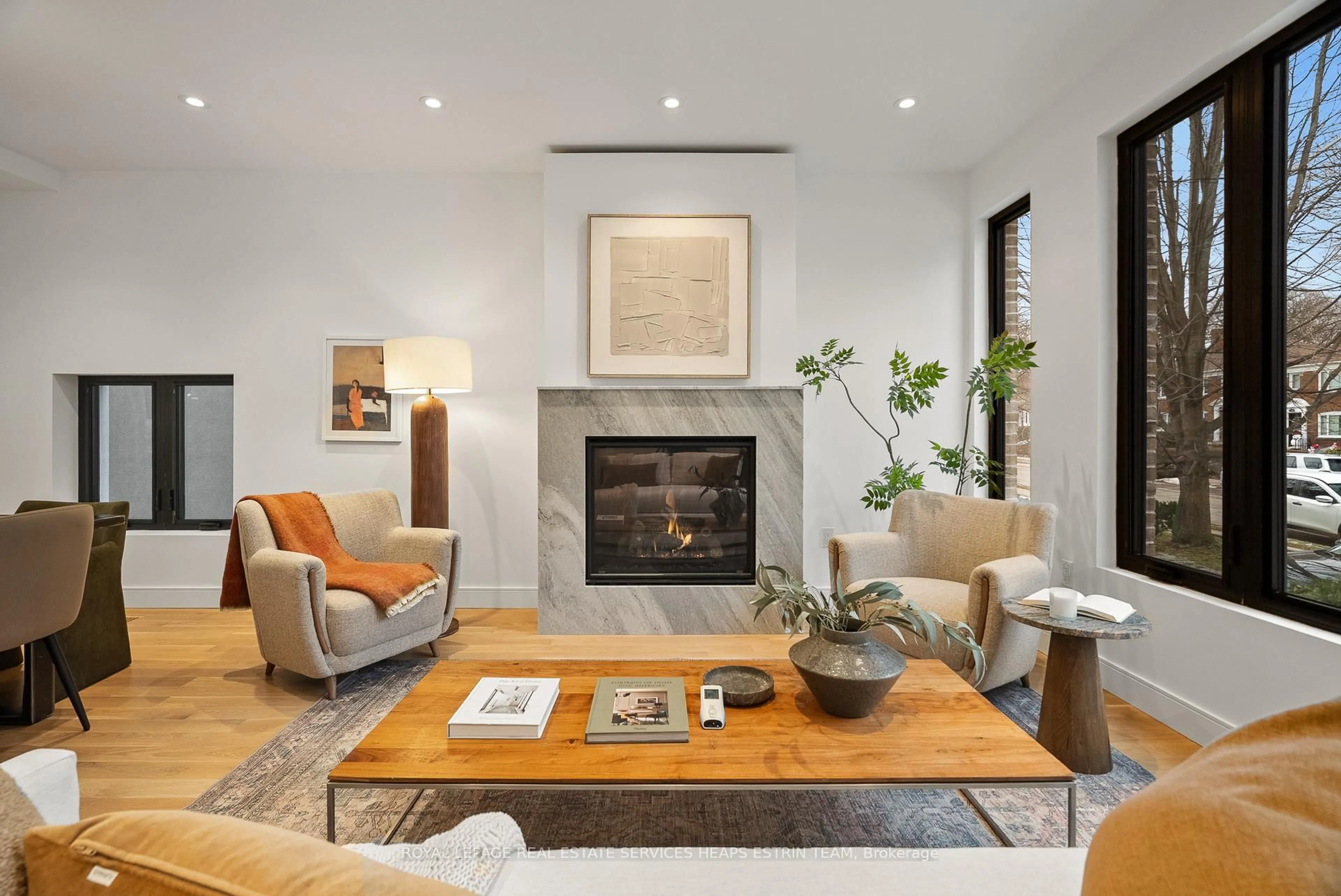 Living room with furniture, unknown for 81 Randolph Rd, Toronto Ontario M4G 3S1