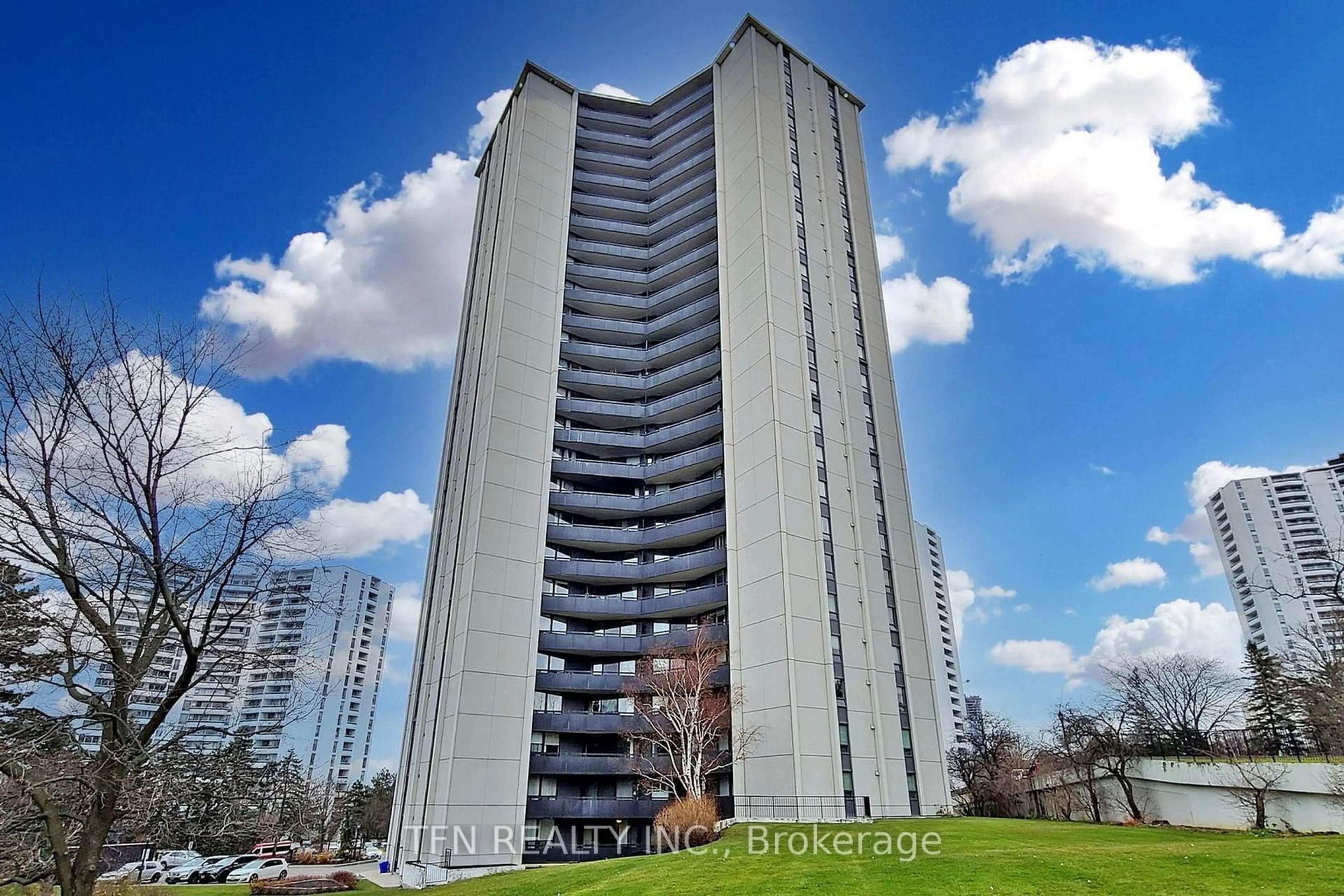 A pic from outside/outdoor area/front of a property/back of a property/a pic from drone, building for 75 Graydon Hall Dr #1408, Toronto Ontario M3A 3M5