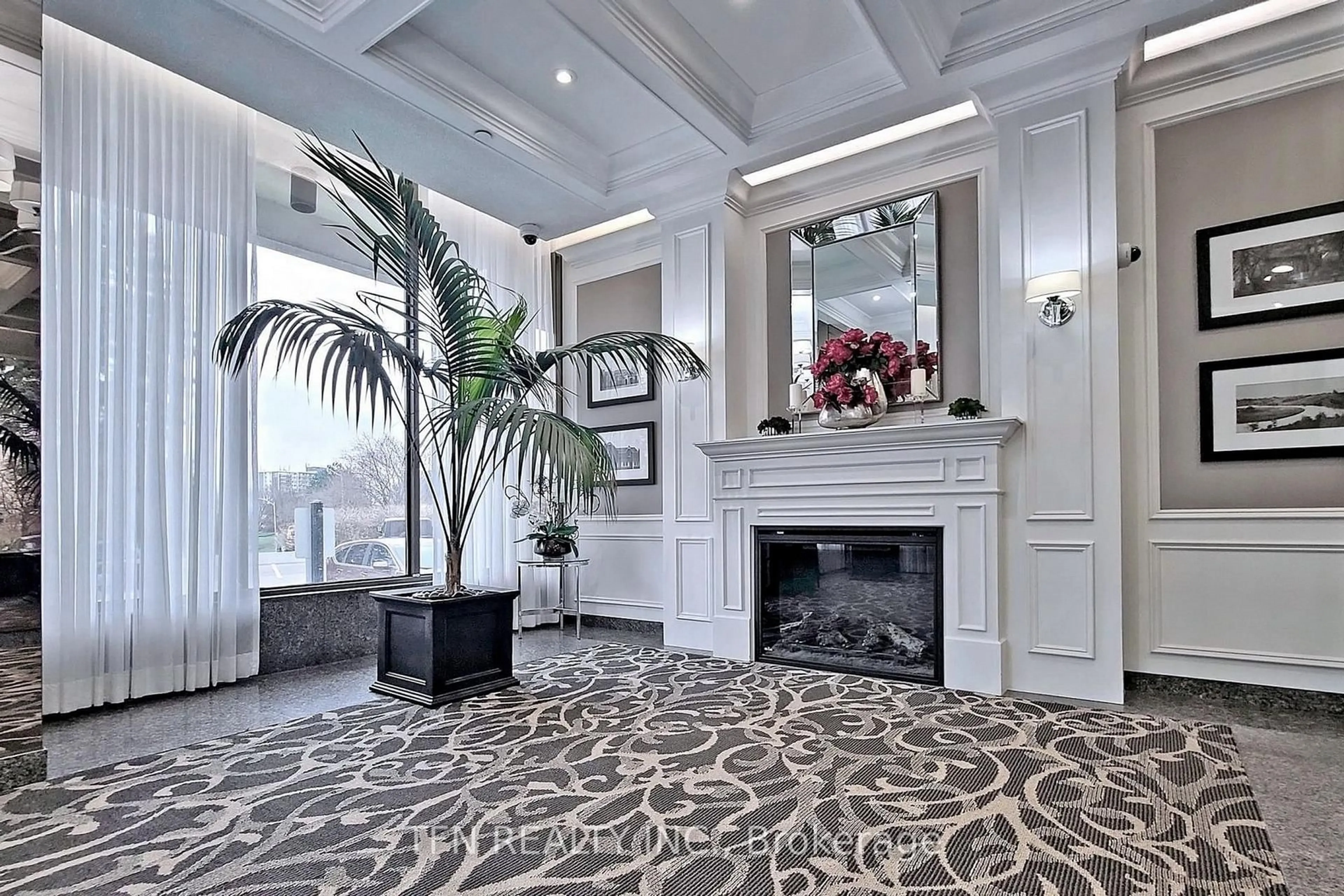 Indoor foyer for 75 Graydon Hall Dr #1408, Toronto Ontario M3A 3M5