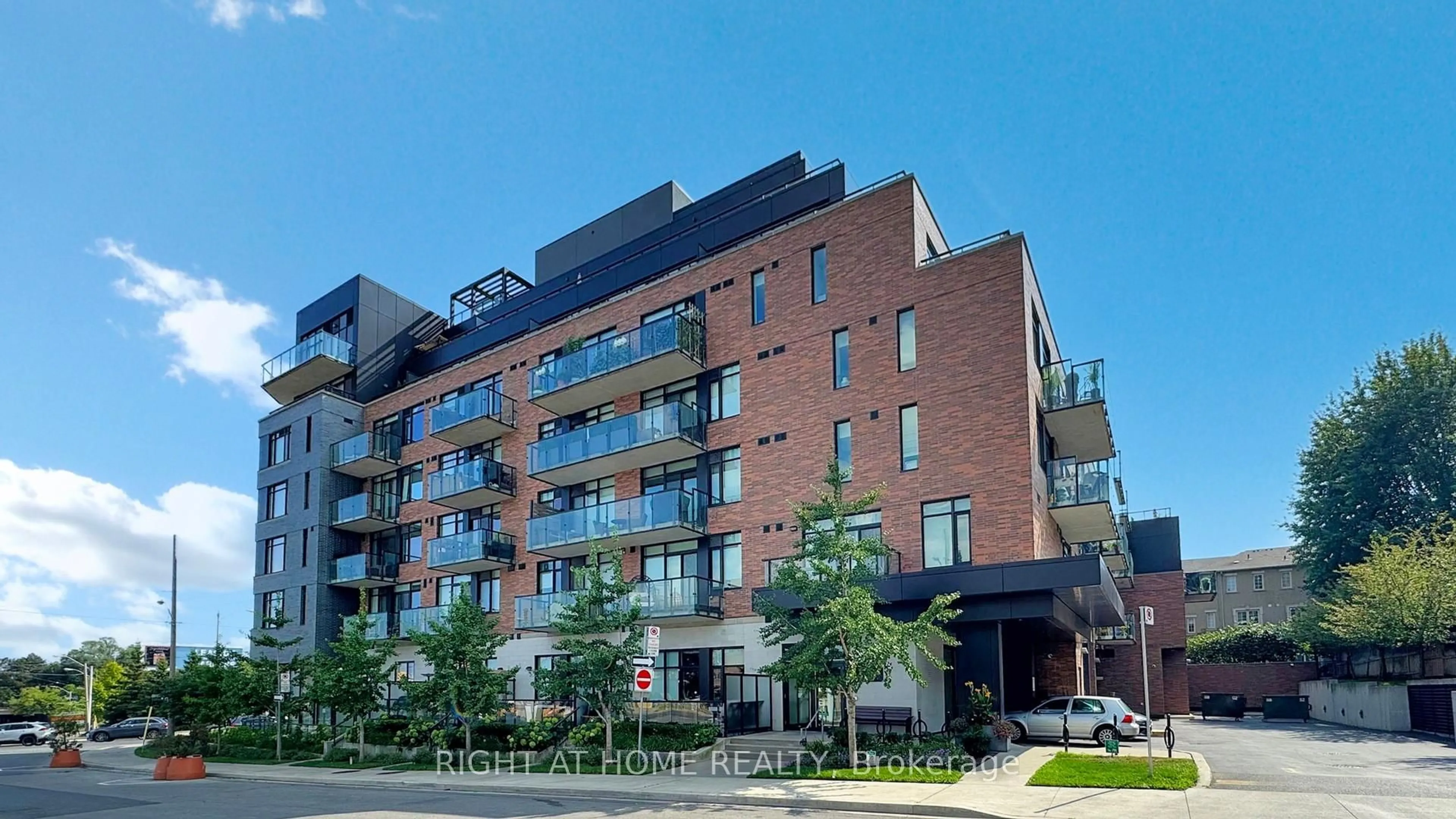 Patio, unknown for 25 Malcolm Rd #TH-112, Toronto Ontario M4G 0C1