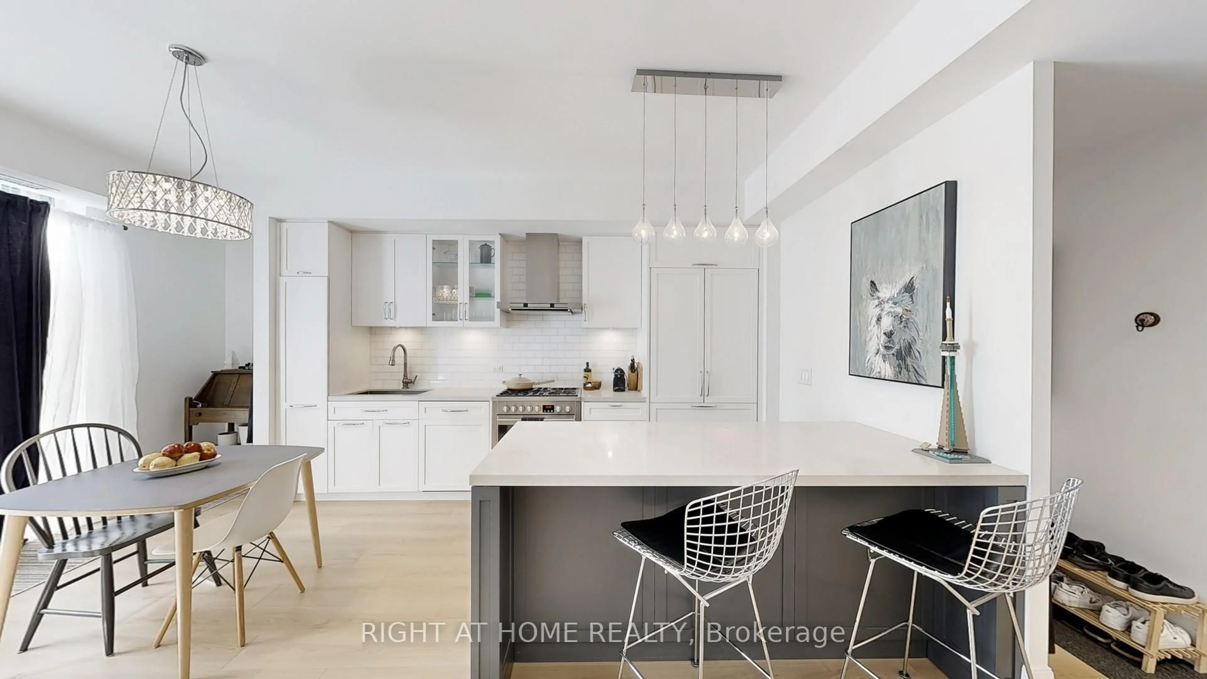 Contemporary kitchen, unknown for 25 Malcolm Rd #TH-112, Toronto Ontario M4G 0C1