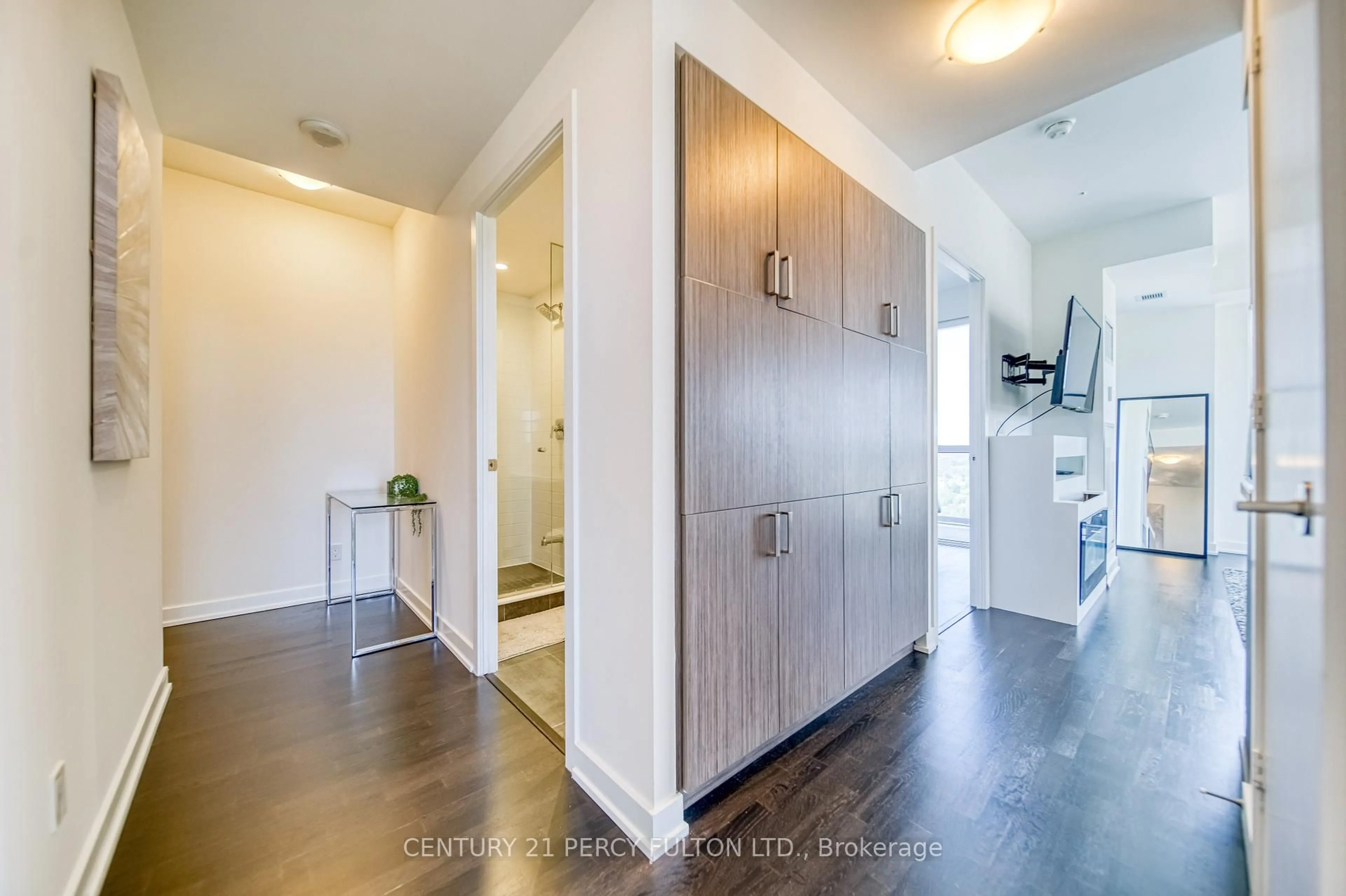 Indoor entryway for 501 St. Clair Ave #1211, Toronto Ontario M5P 0A2