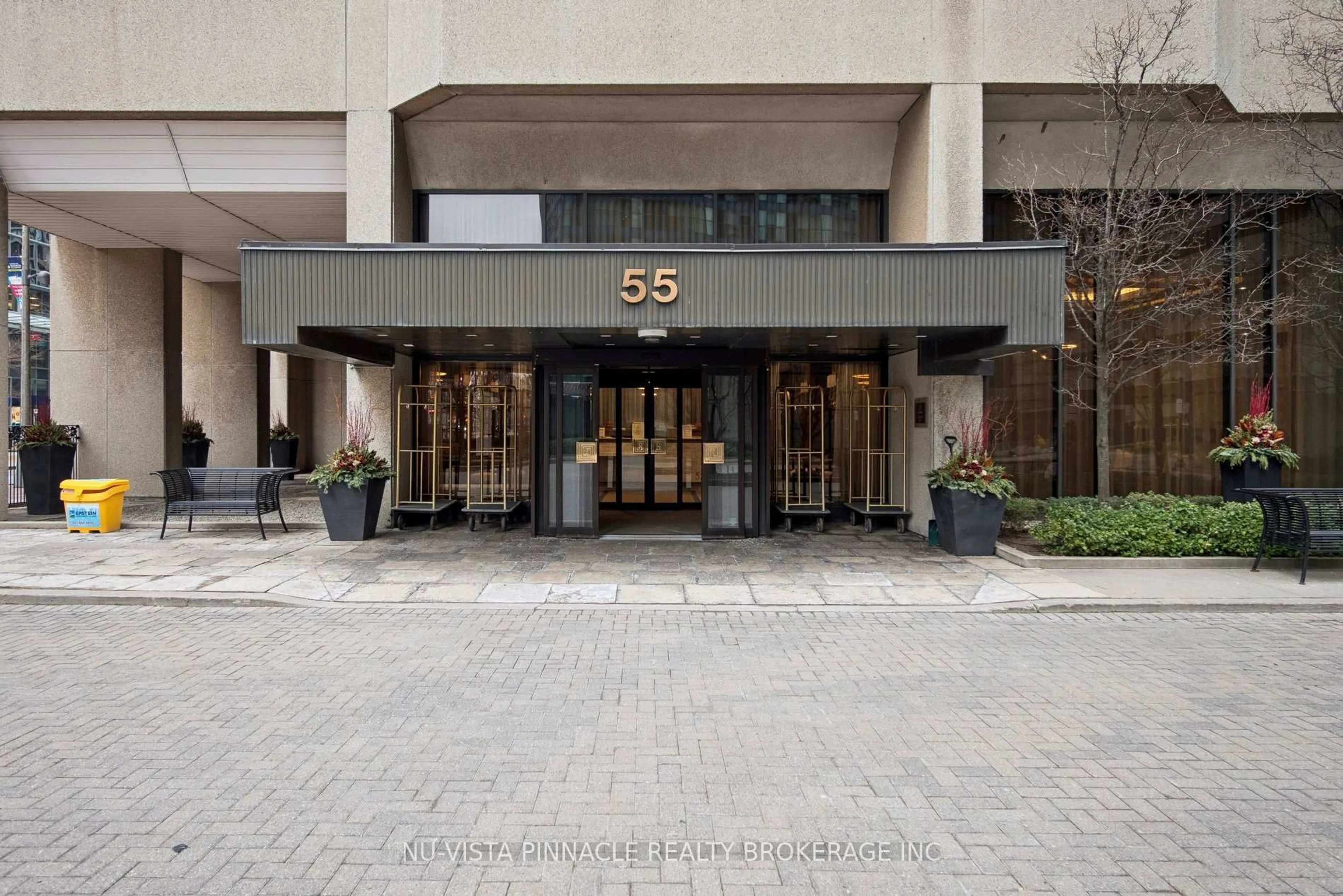 Unknown for 55 Harbour Sq #1418, Toronto Ontario M5J 2L1