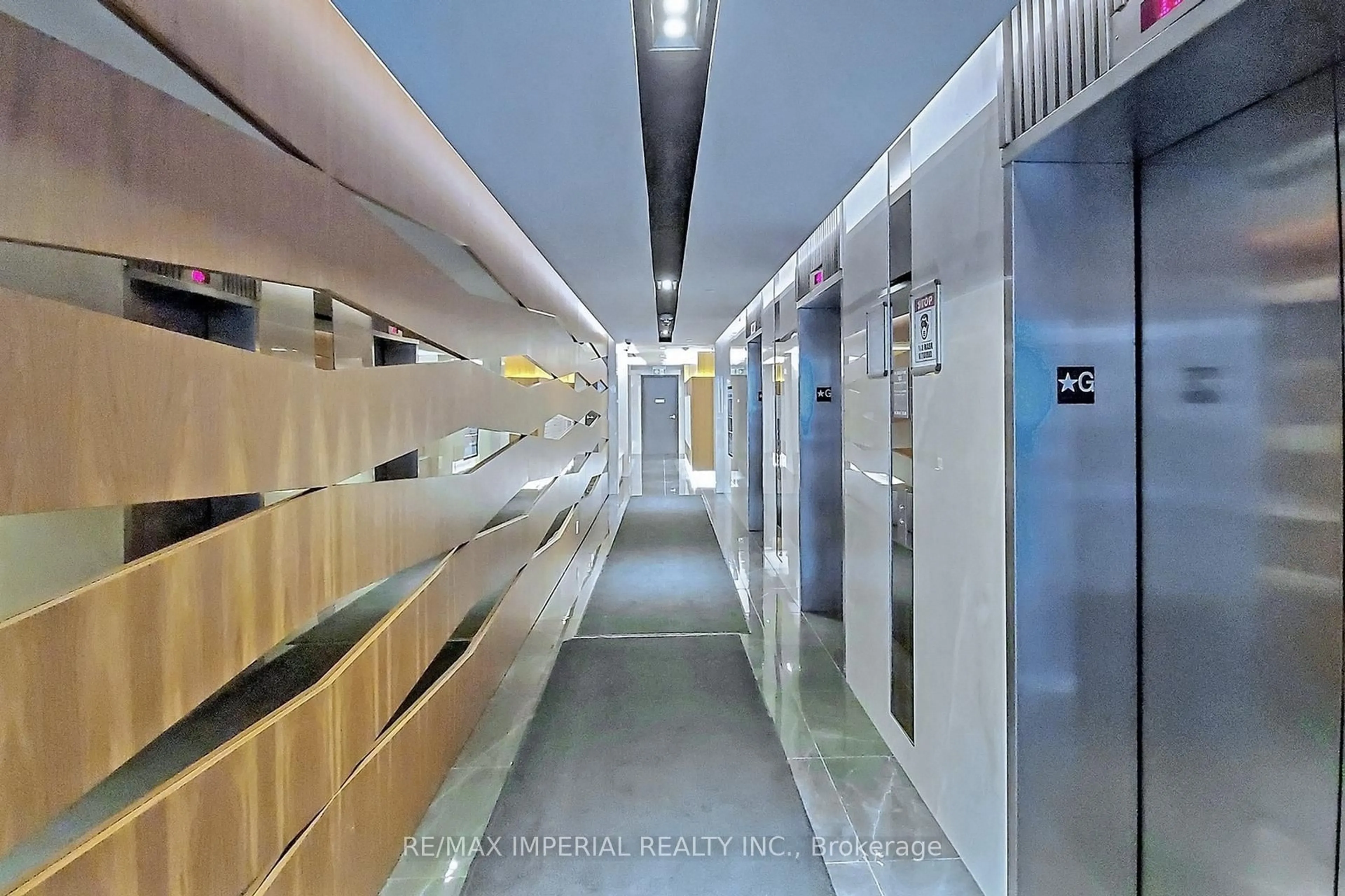 Indoor foyer for 17 Bathurst St #1001, Toronto Ontario M5V 0N1