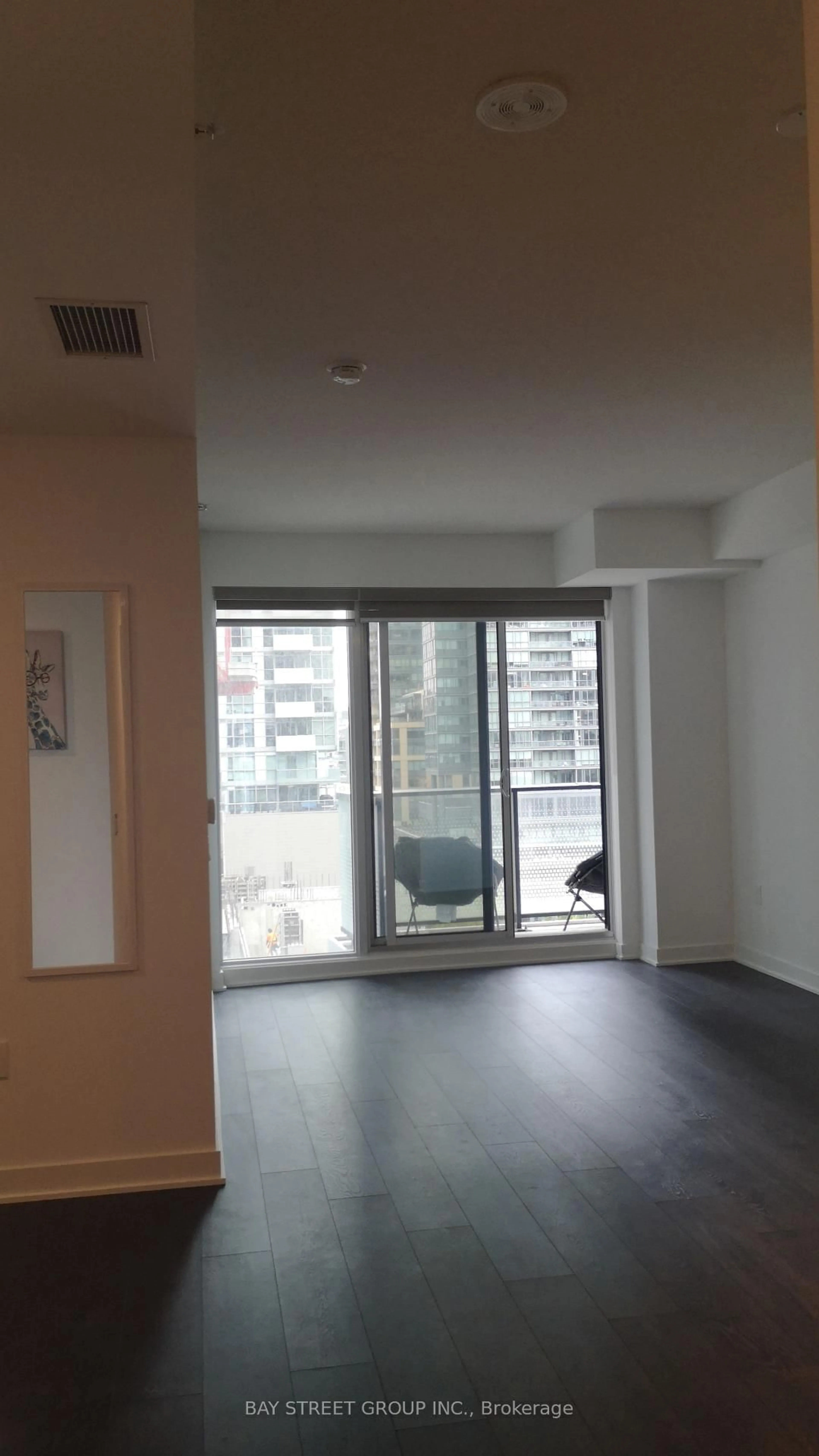 A pic of a room for 125 Blue Jays Way #1103, Toronto Ontario M5V 1J6