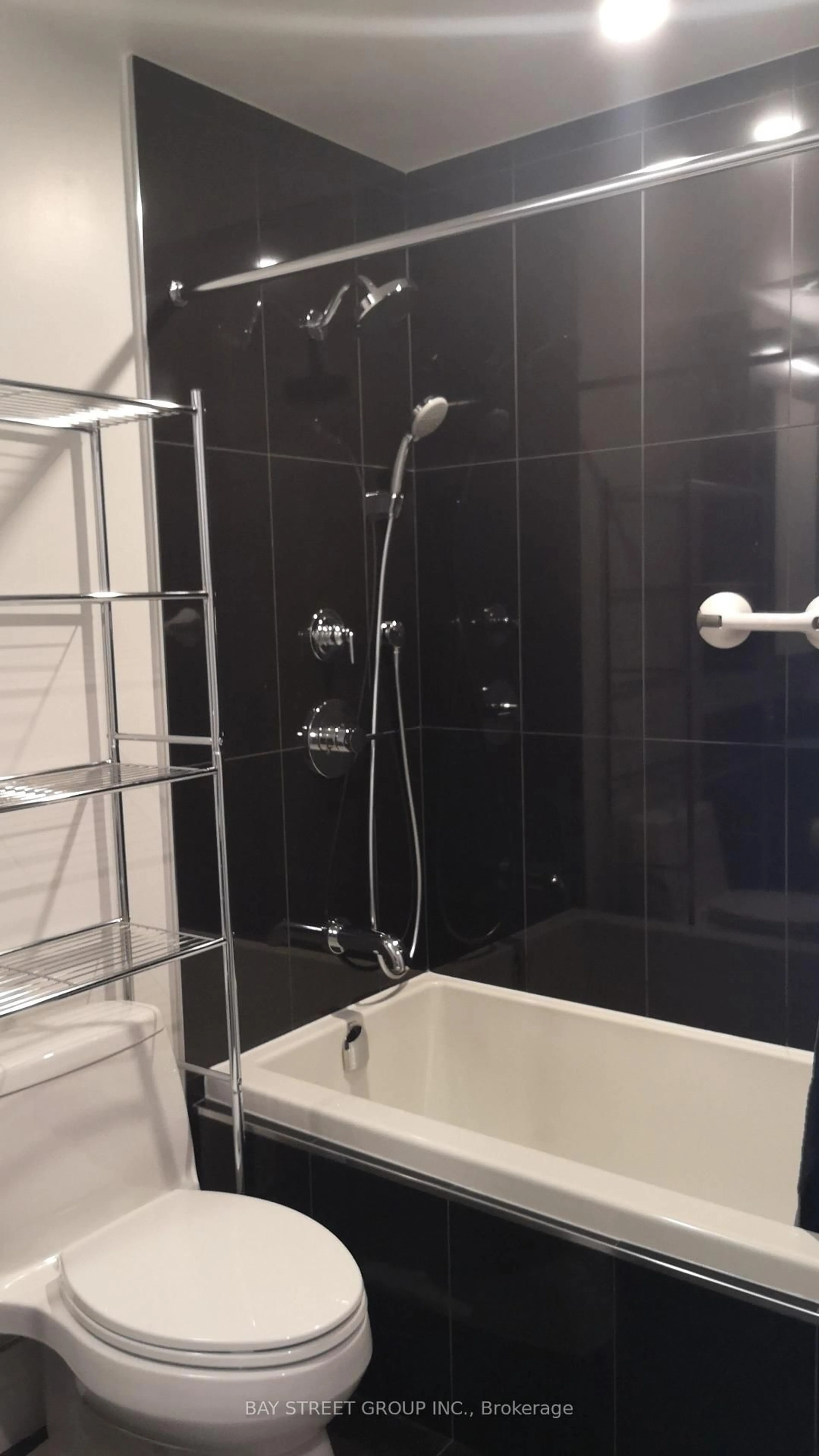 Contemporary bathroom, ceramic/tile floor for 125 Blue Jays Way #1103, Toronto Ontario M5V 1J6