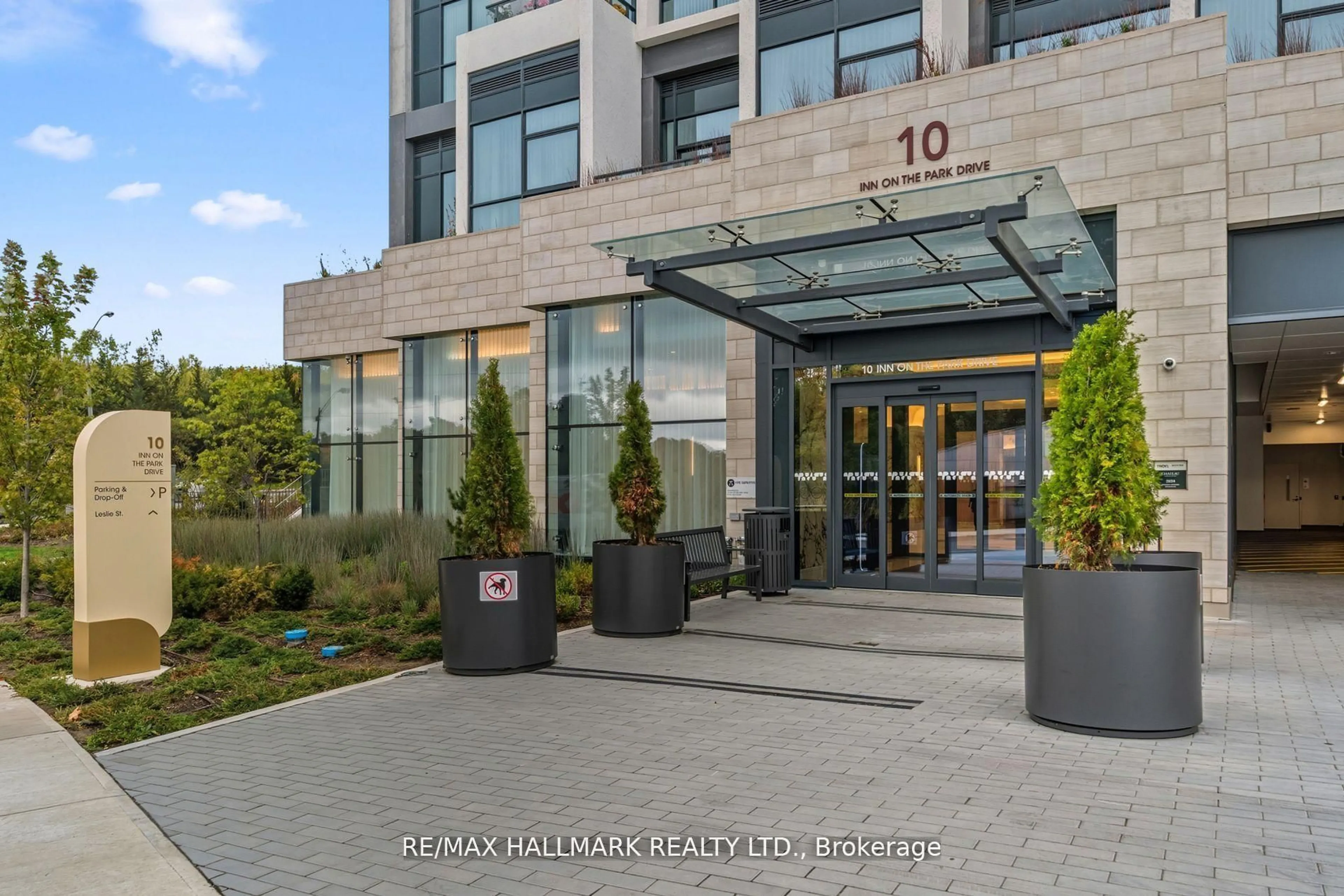 Unknown for 10 Inn On The Park Dr #1906, Toronto Ontario M3C 0P9