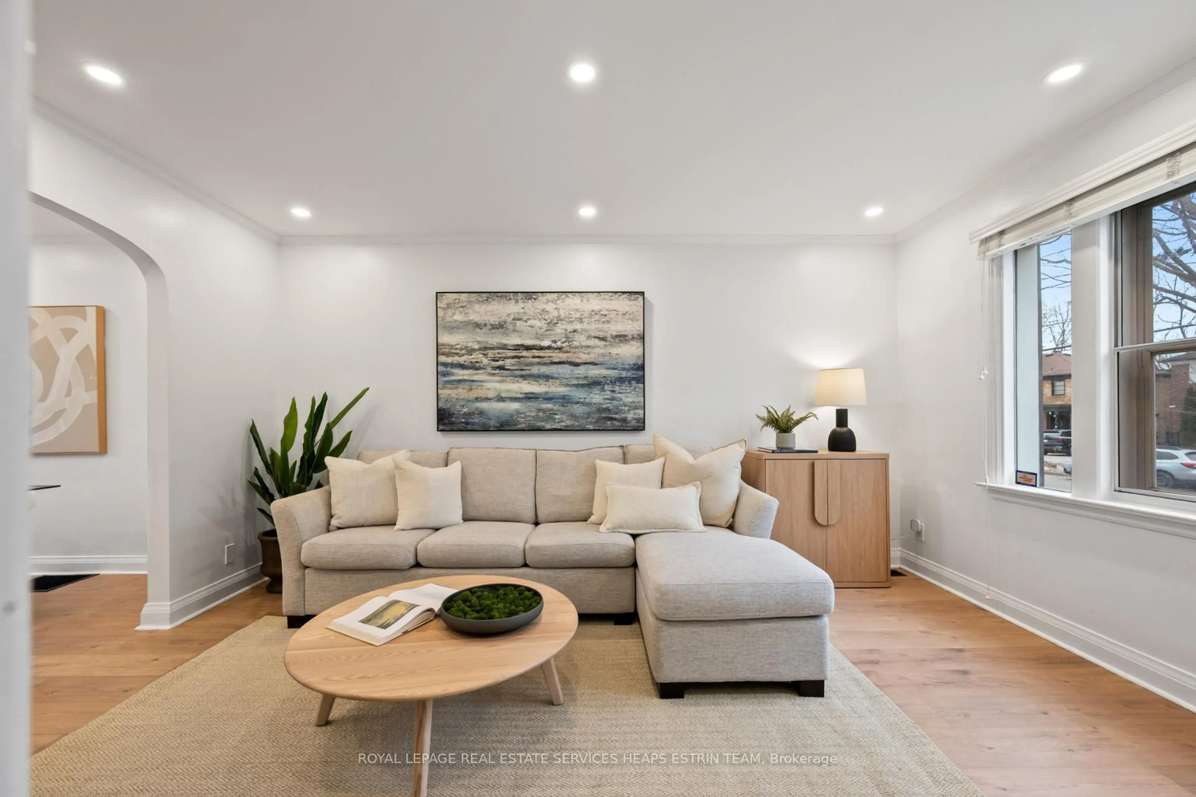 Living room with furniture, unknown for 54 Thursfield Cres, Toronto Ontario M4G 2N5