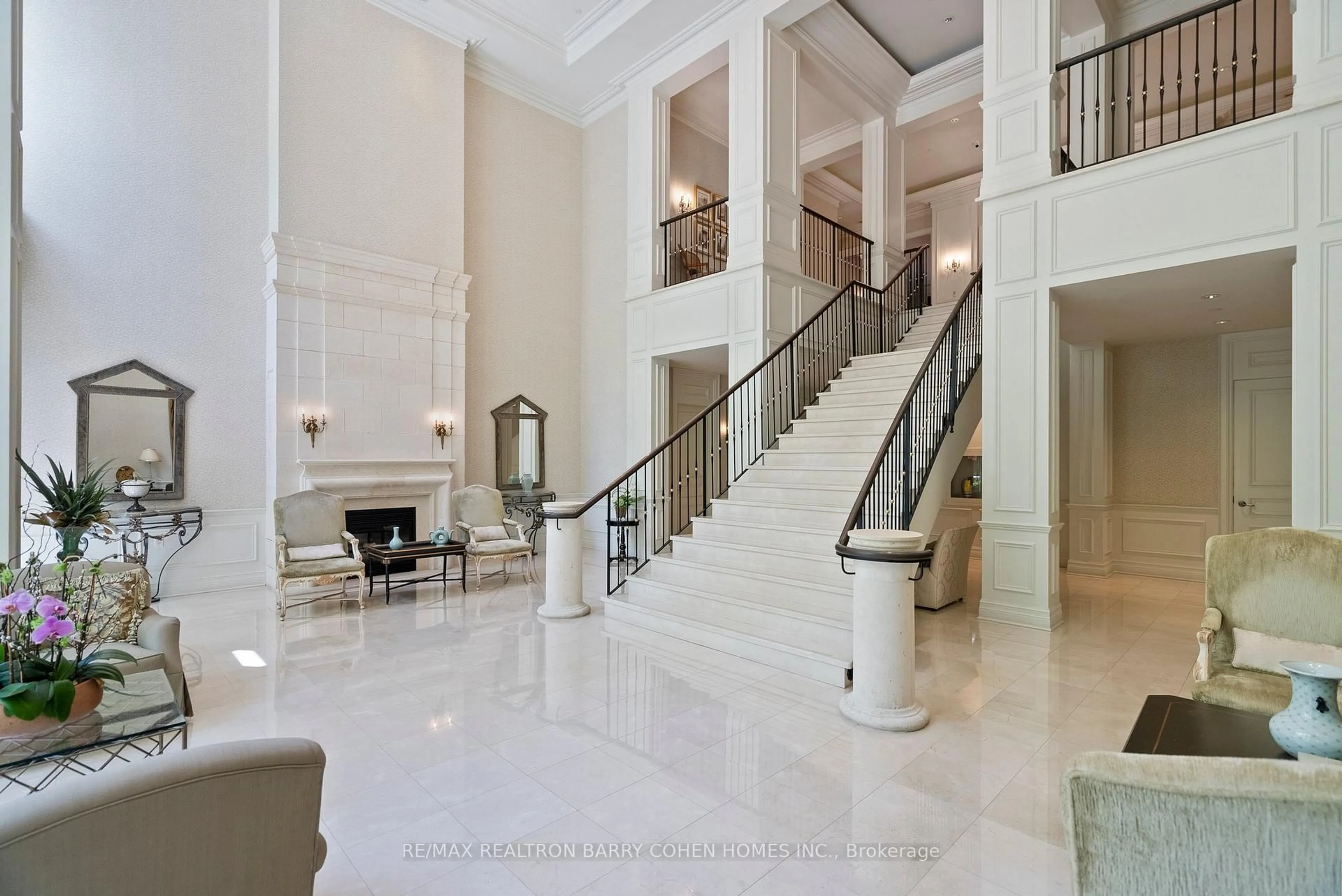 Indoor foyer for 1 Post Rd #204, Toronto Ontario M3B 3R4