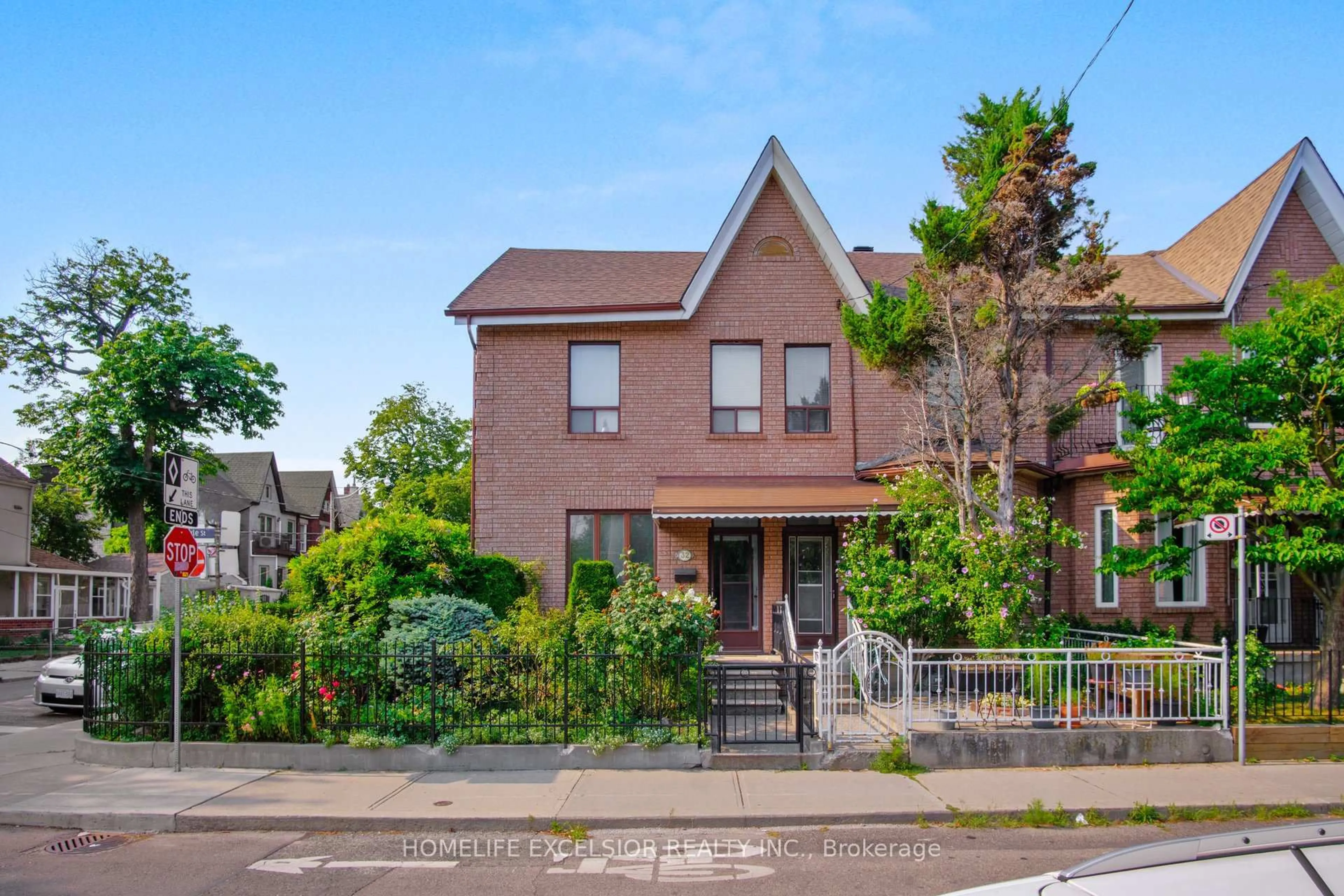 Home with brick exterior material, street for 32 Argyle St, Toronto Ontario M6J 1N4