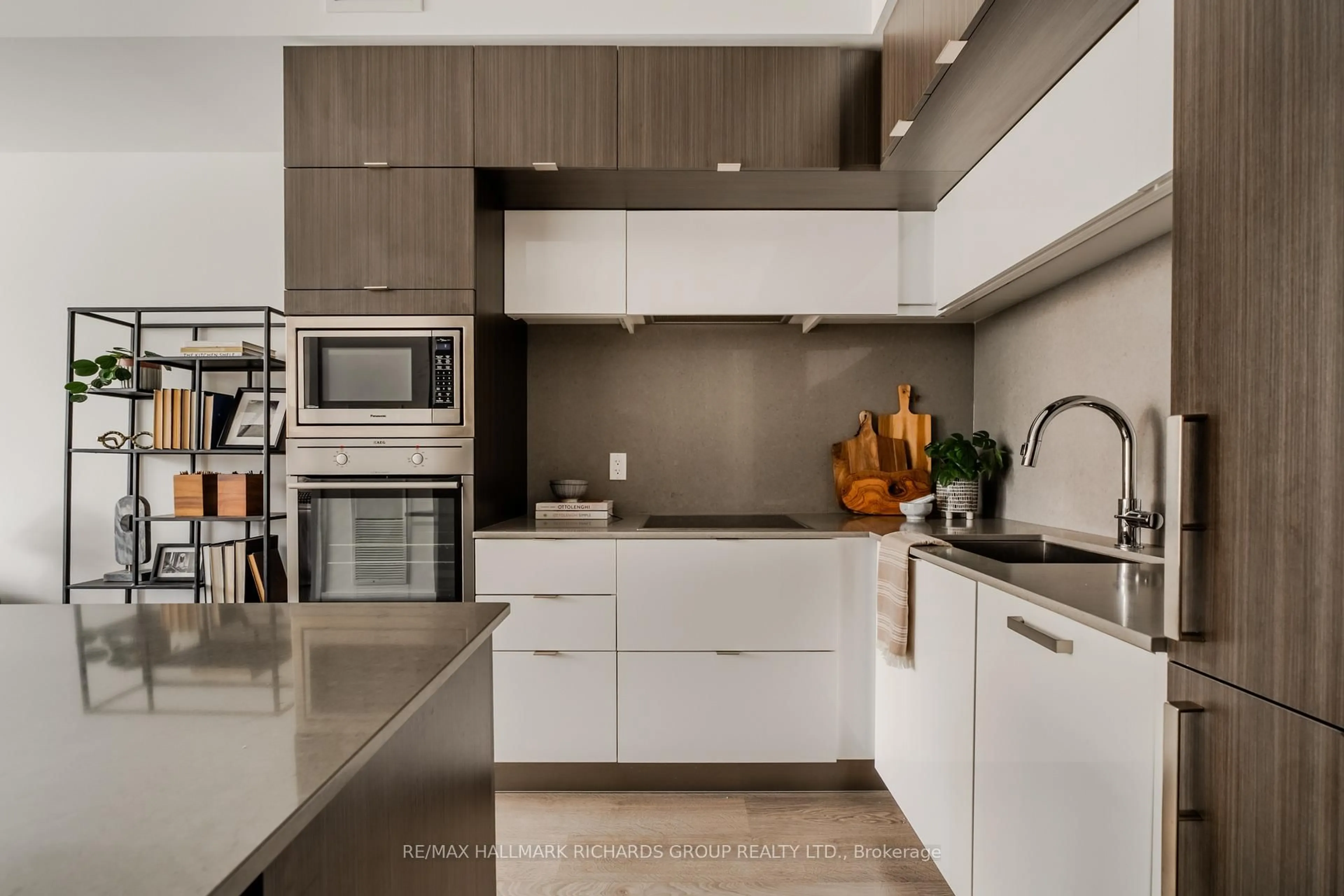 Contemporary kitchen, unknown for 15 Merchants' Wharf #340, Toronto Ontario M5A 0N8