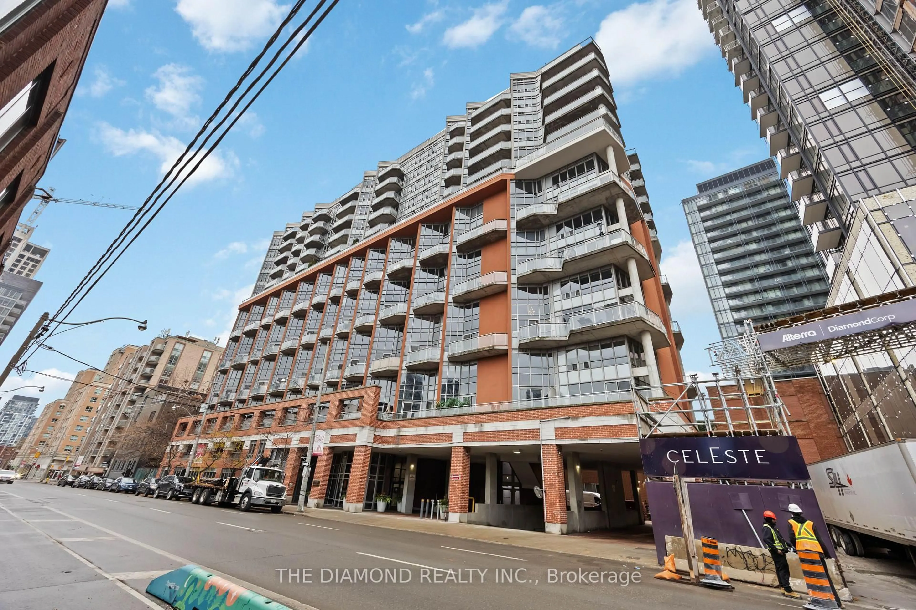 Patio, building for 255 Richmond St #618, Toronto Ontario M5A 1P2