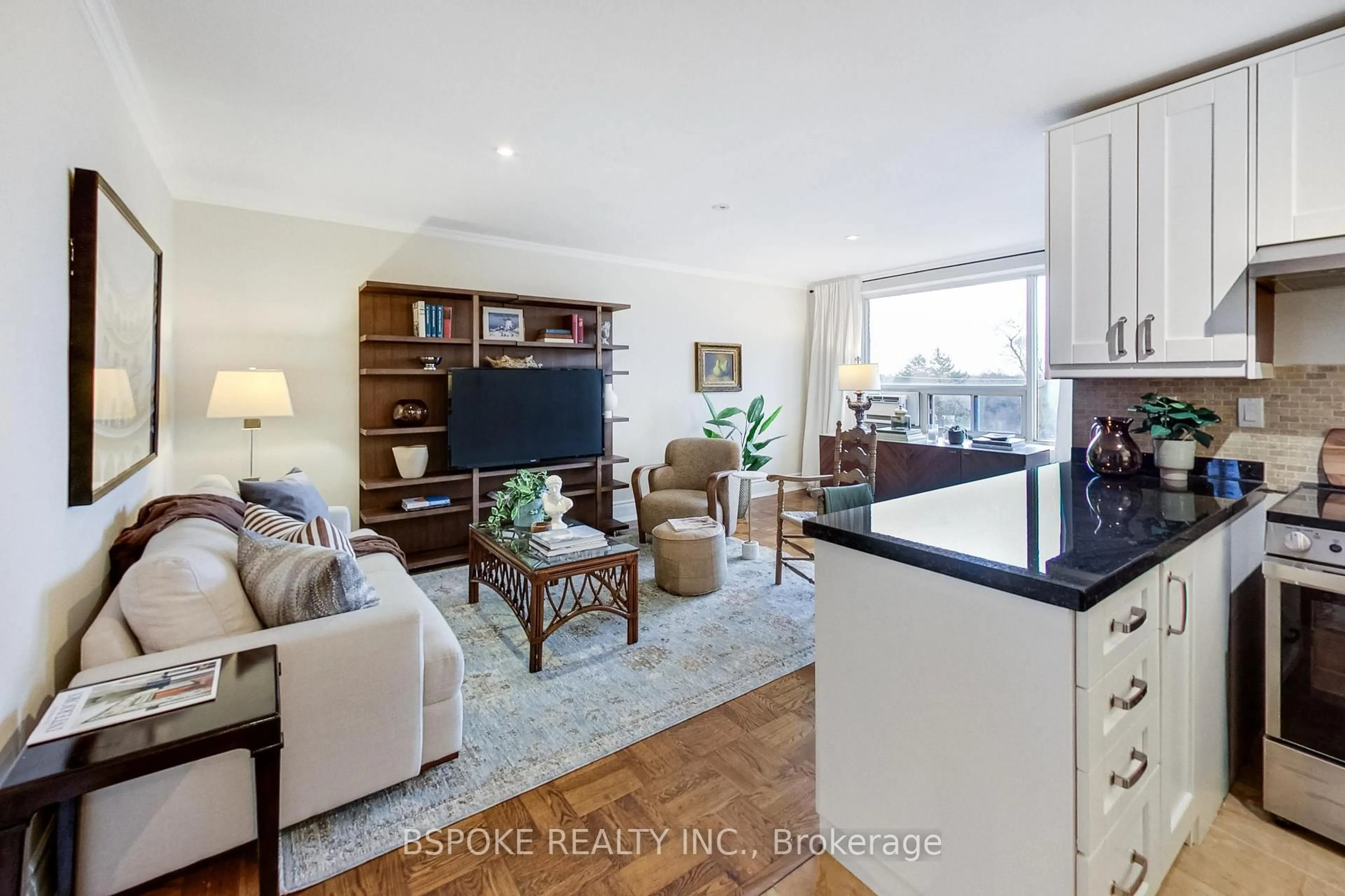 Living room with furniture, wood/laminate floor for 2550 Bathurst St #405, Toronto Ontario M6B 2Z2