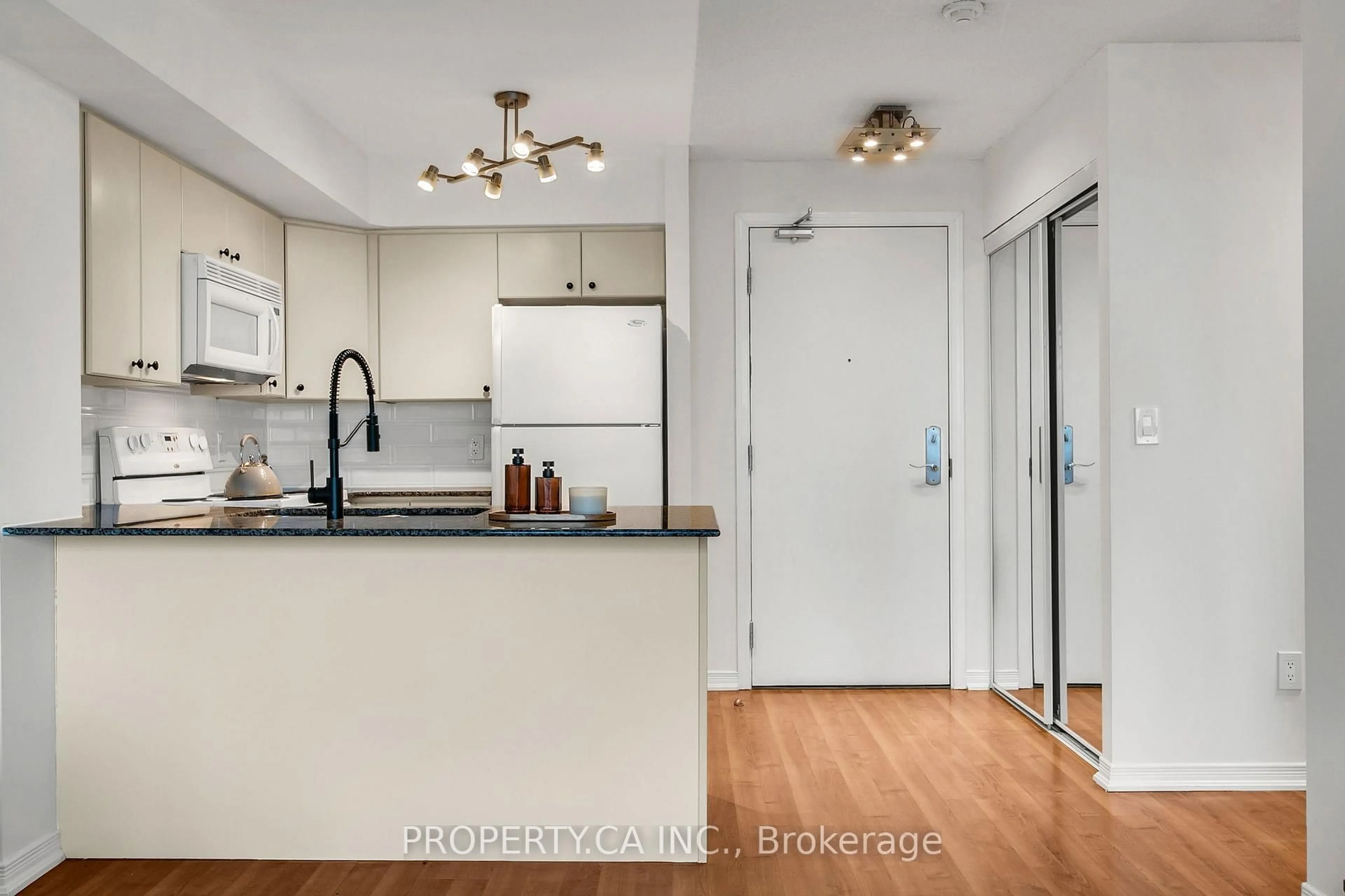 Standard kitchen, unknown for 18 Valley Woods Rd #711, Toronto Ontario M3A 0A1