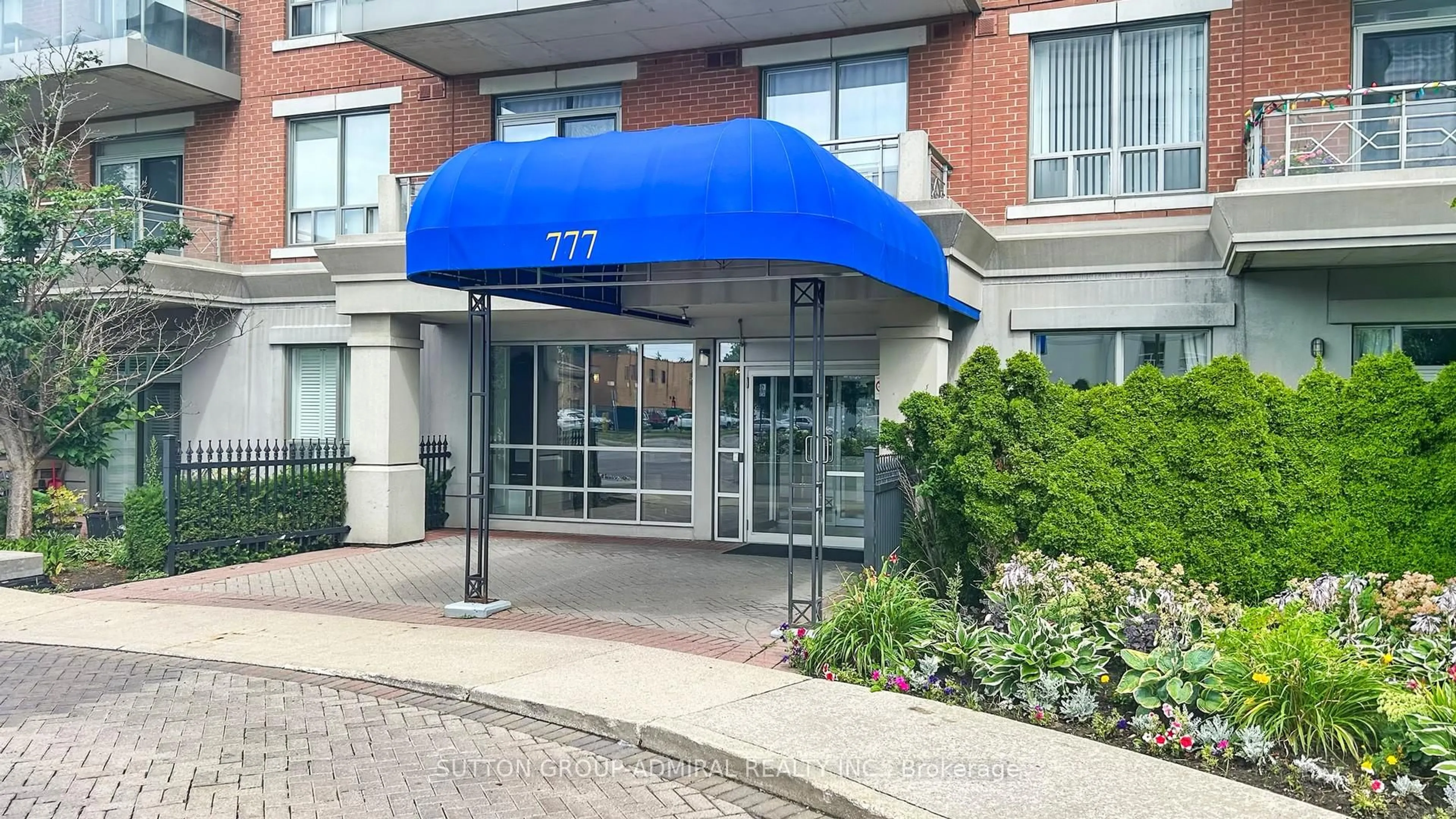 Indoor foyer for 777 Steeles Ave #505, Toronto Ontario M2R 3Y4