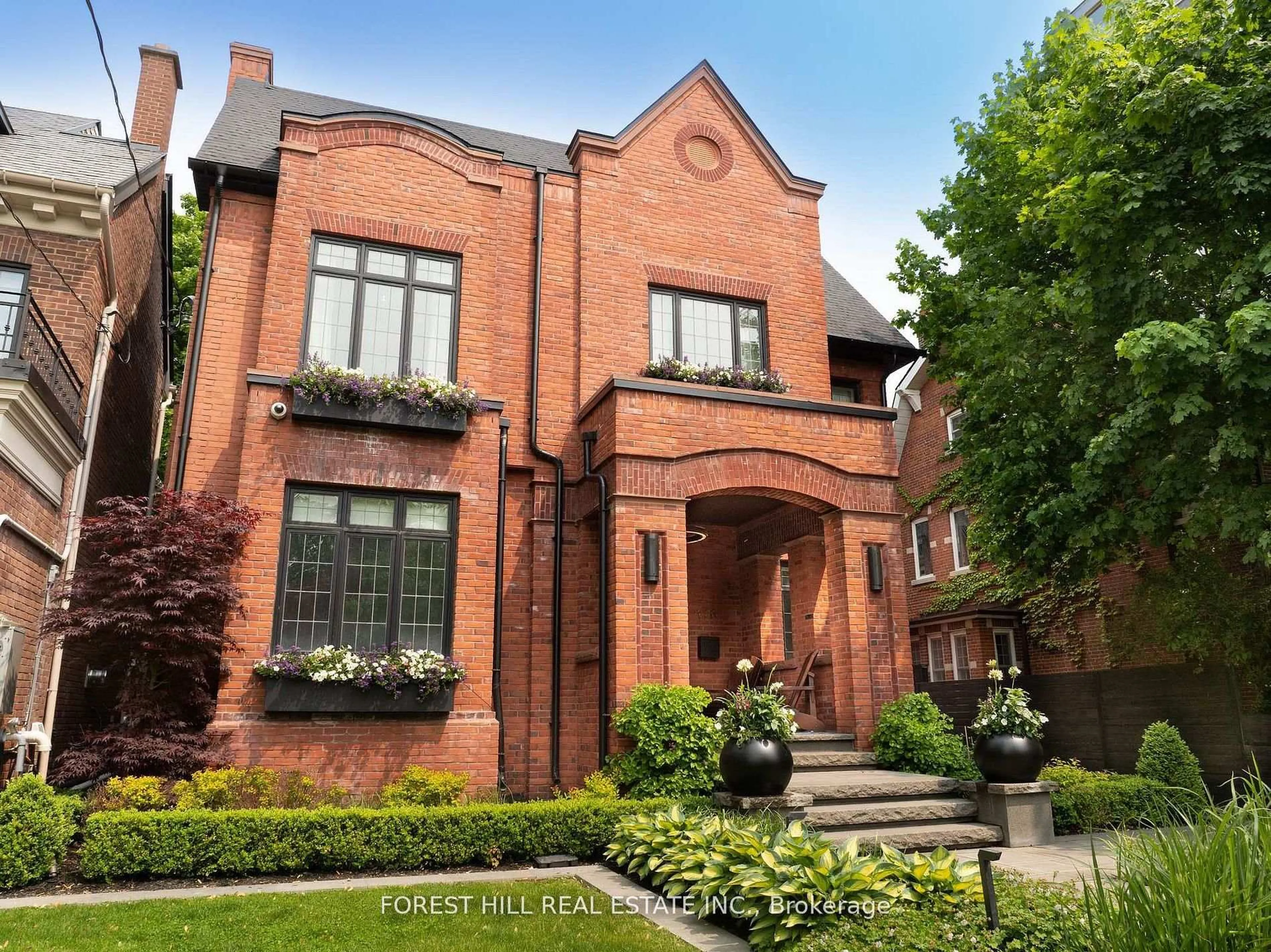 Home with brick exterior material, street for 176 Balmoral Ave, Toronto Ontario M4V 1J6