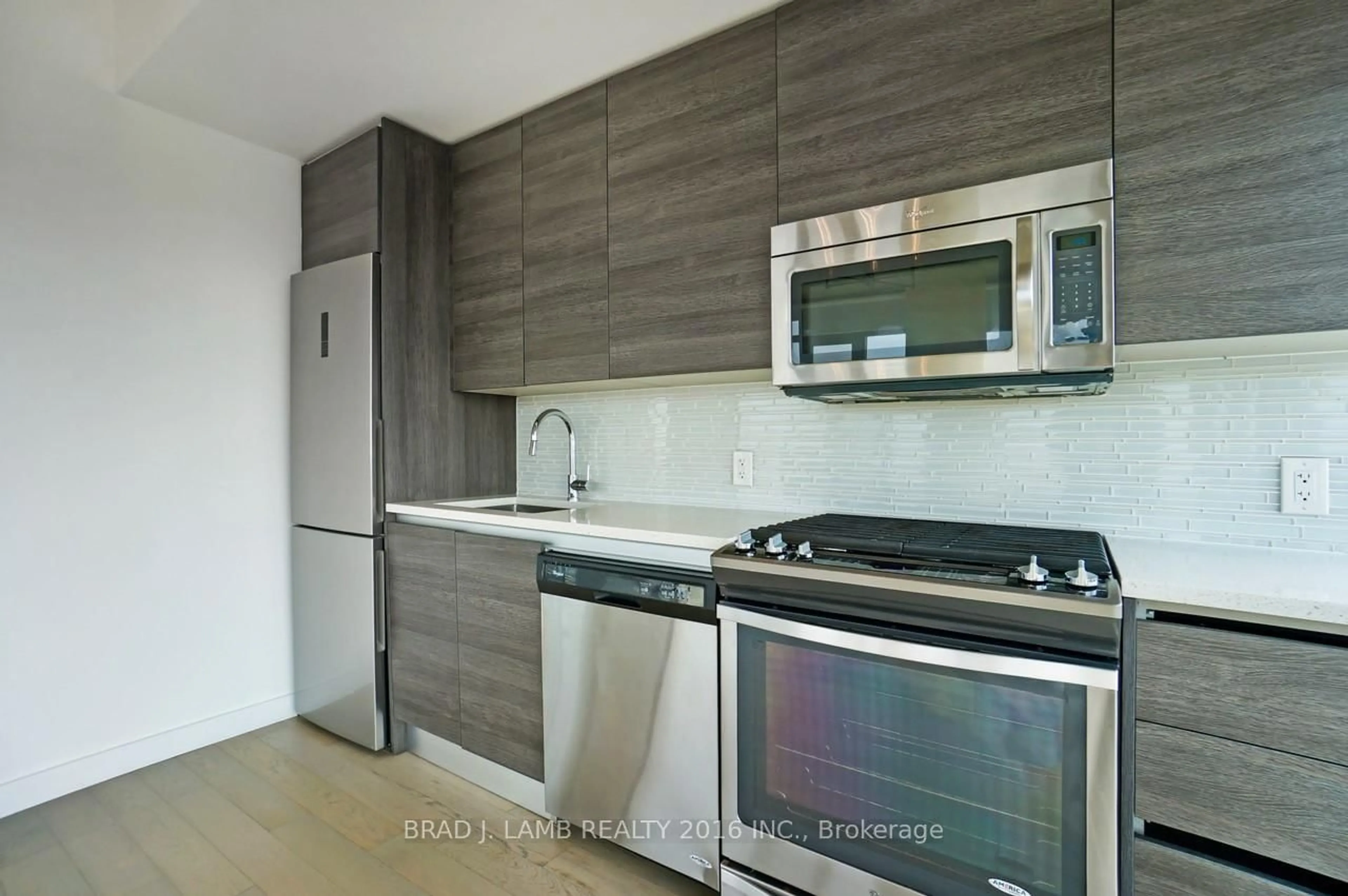 Standard kitchen, unknown for 111 Bathurst St #1609, Toronto Ontario M5V 1N6