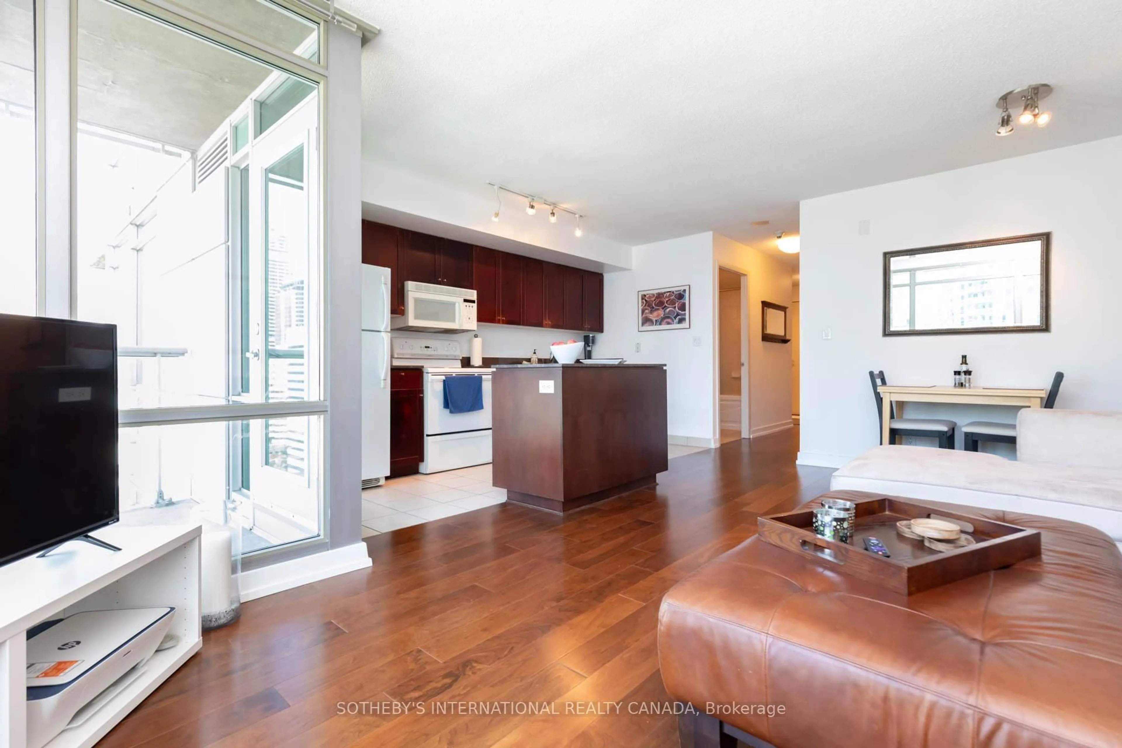 Open concept kitchen, unknown for 81 Navy Wharf Crt #2310, Toronto Ontario M5V 3S2