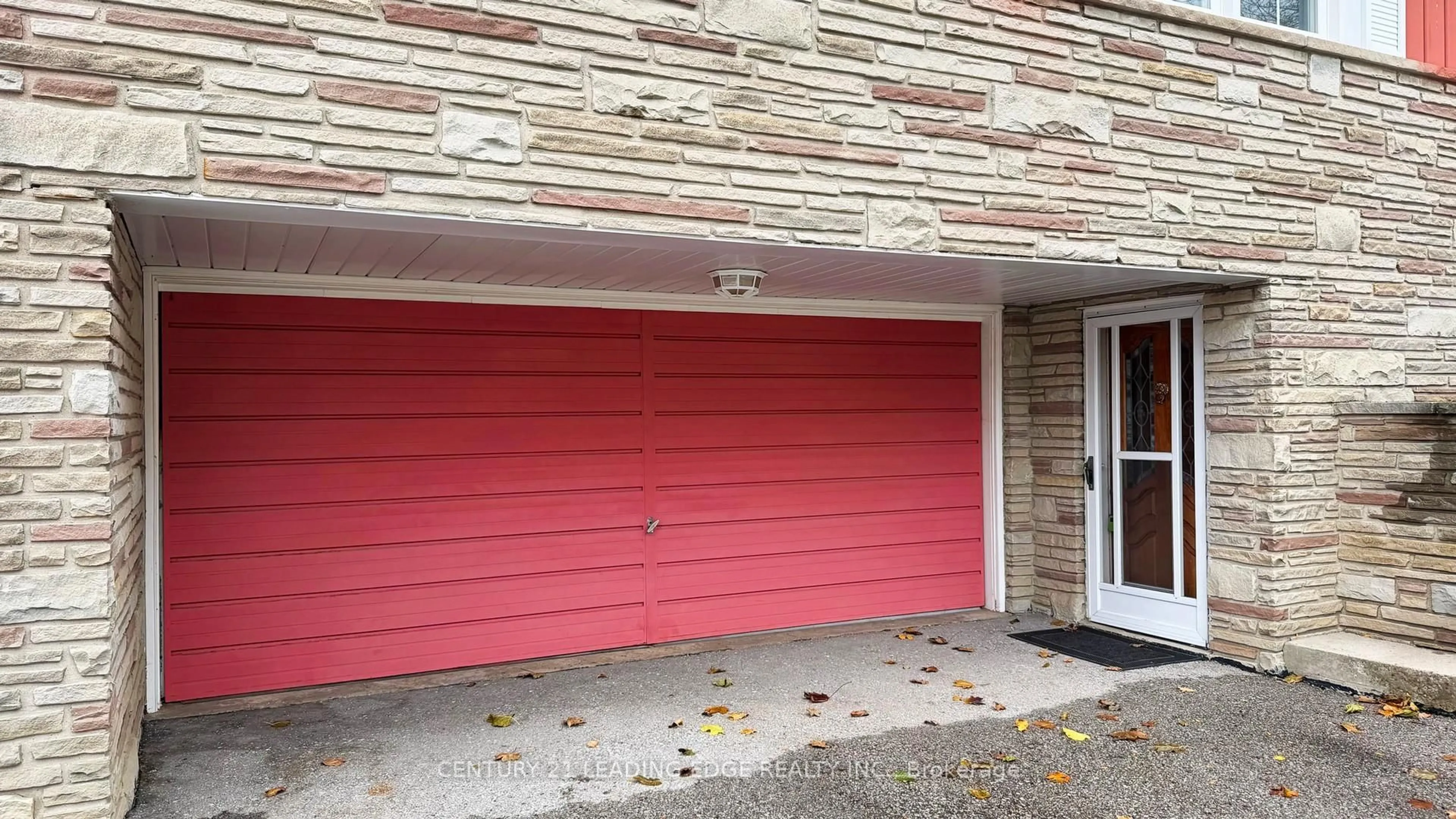 Indoor garage for 34 Tollerton Ave, Toronto Ontario M2K 2H3