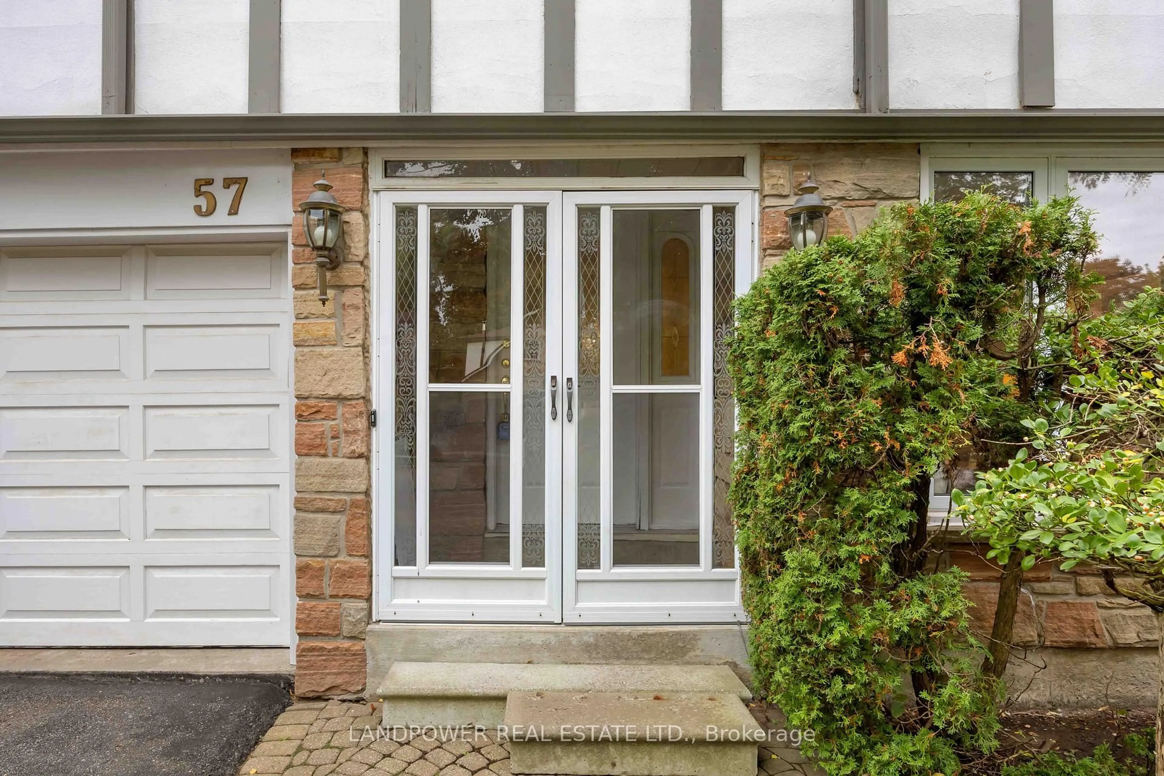 Indoor entryway for 57 Cobblestone Dr, Toronto Ontario M2J 2X6