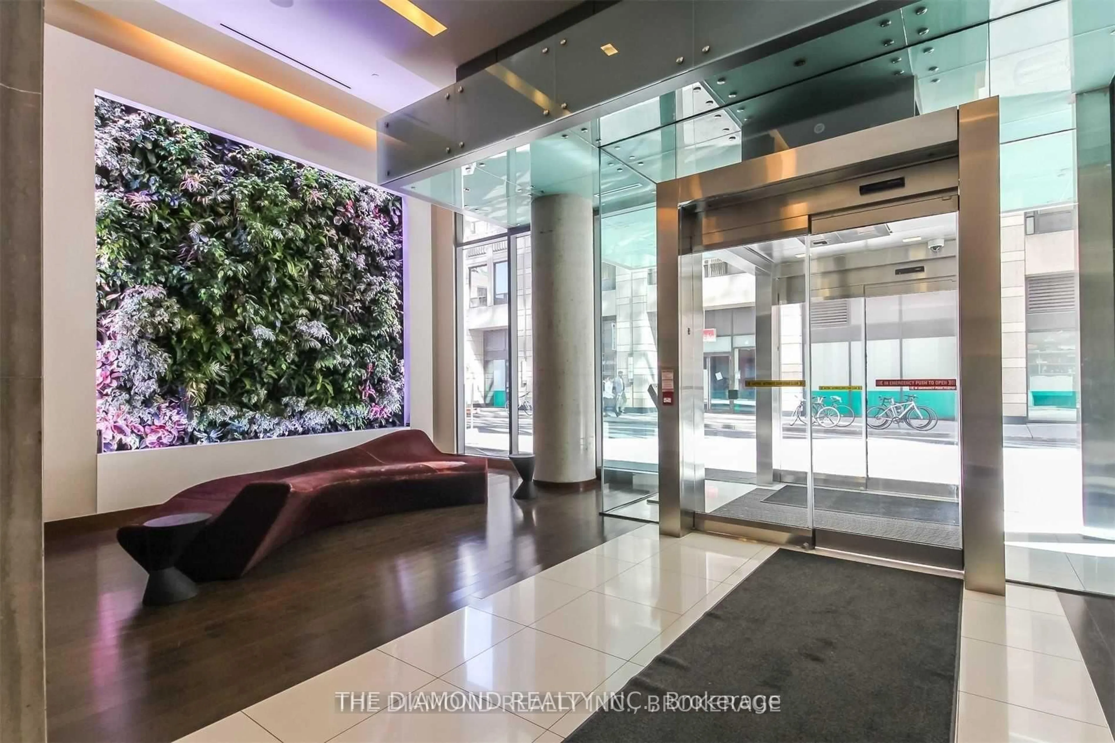 Lobby for 8 Mercer St #1506, Toronto Ontario M5V 0C4