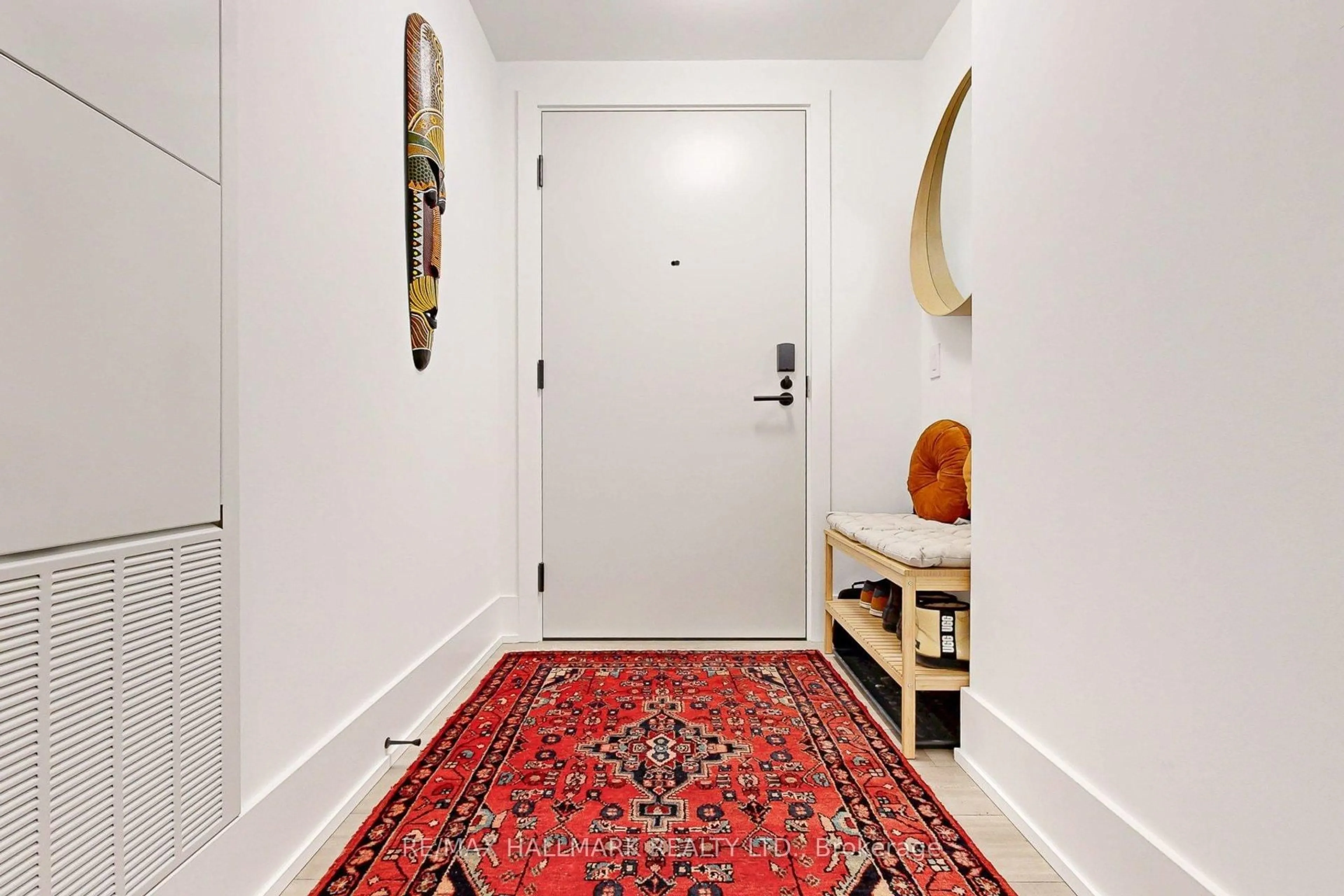 Indoor entryway for 115 denison Ave #316, Toronto Ontario M5T 0A6