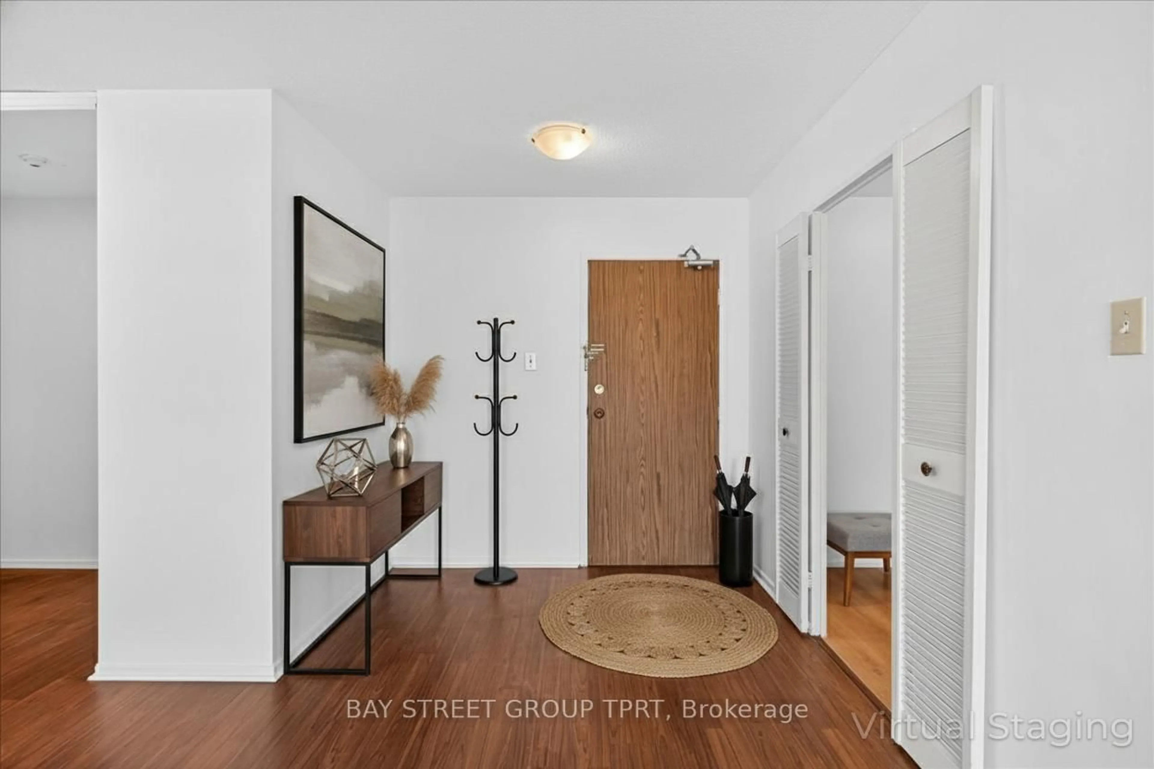 Indoor entryway for 350 Seneca Hill Dr #504, Toronto Ontario M2J 4S7