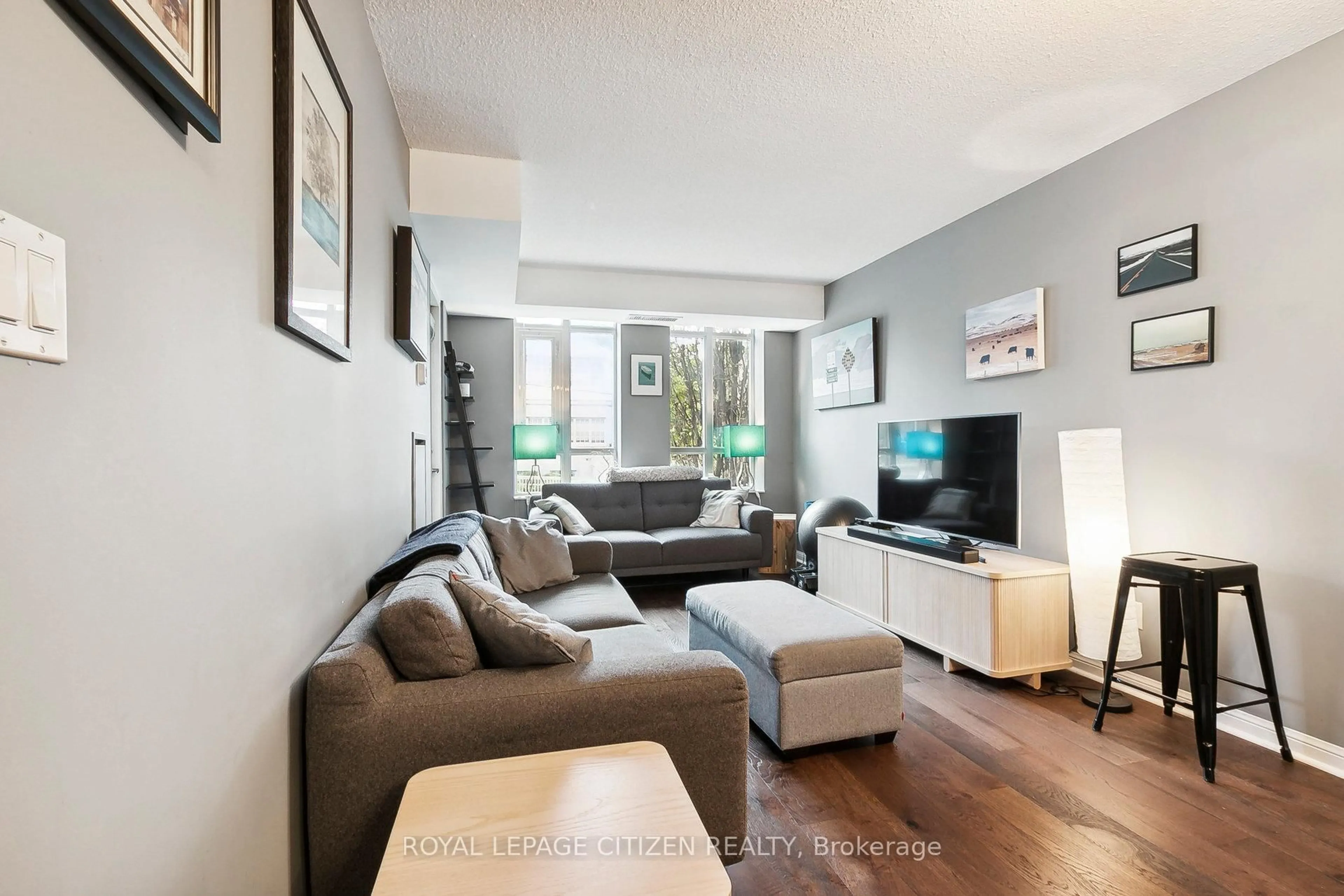 Living room with furniture, unknown for 900 Mount Pleasant Rd #121, Toronto Ontario M4P 3J9