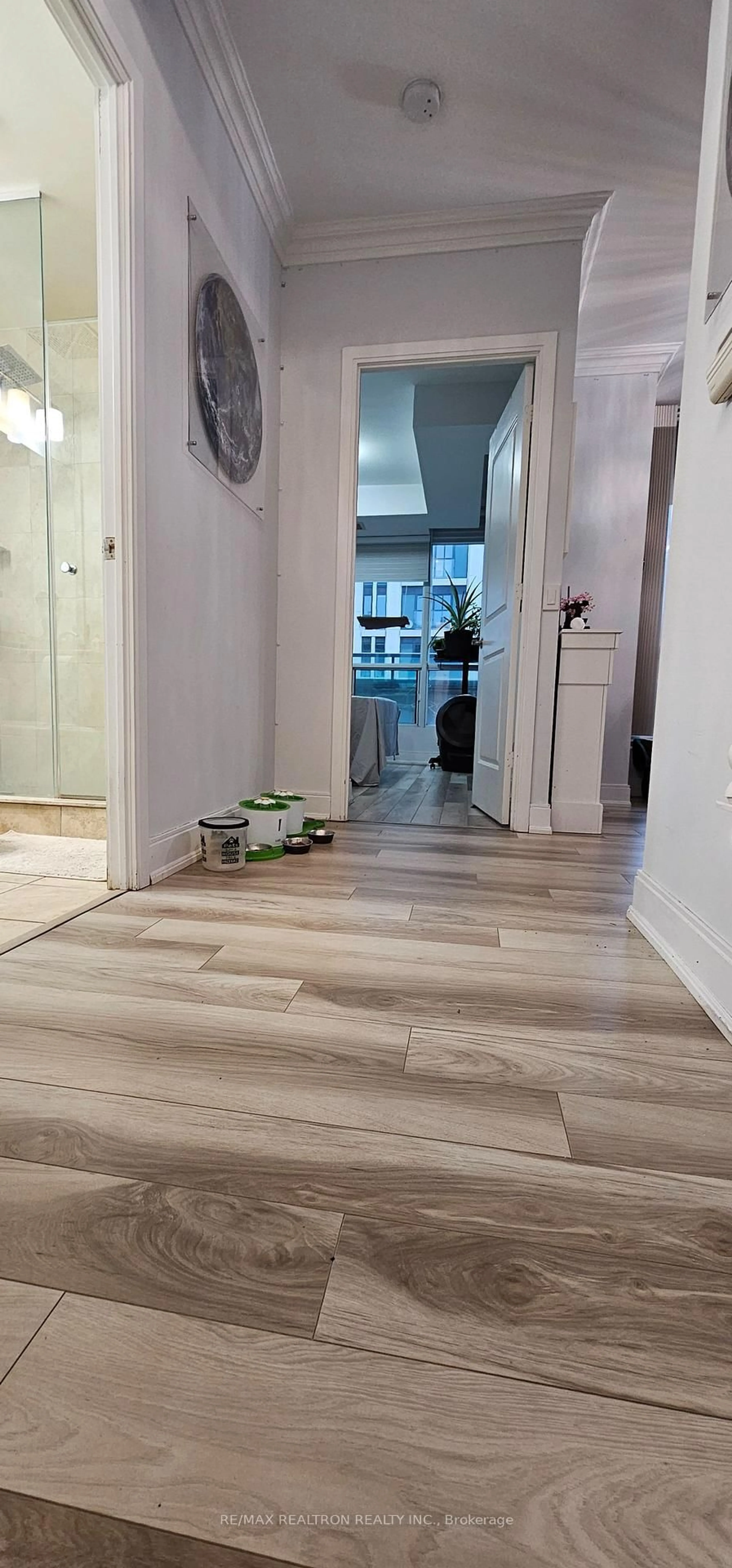 Indoor entryway for 88 Broadway Ave #1903, Toronto Ontario M4P 0A5