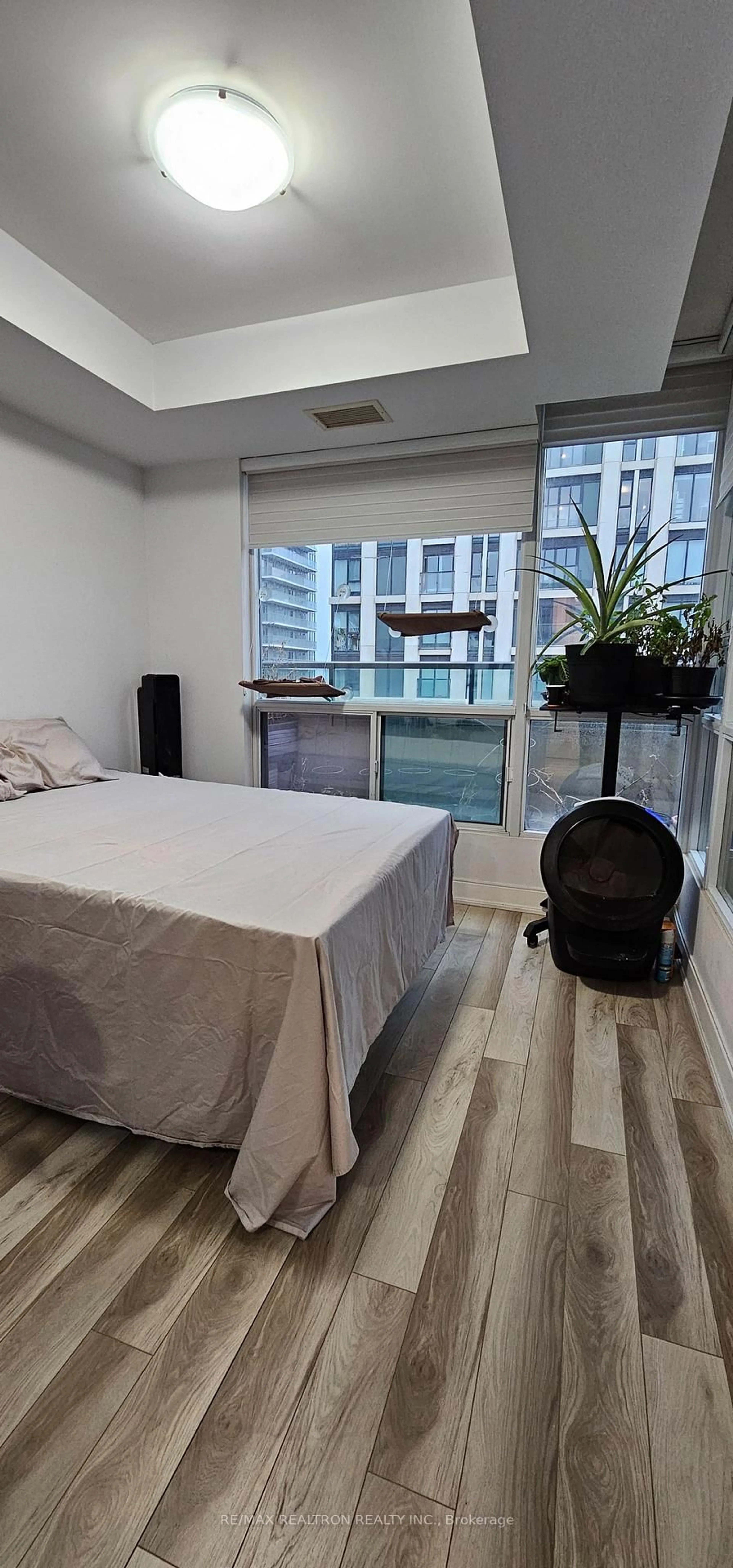 Bedroom with bed, wood/laminate floor for 88 Broadway Ave #1903, Toronto Ontario M4P 0A5