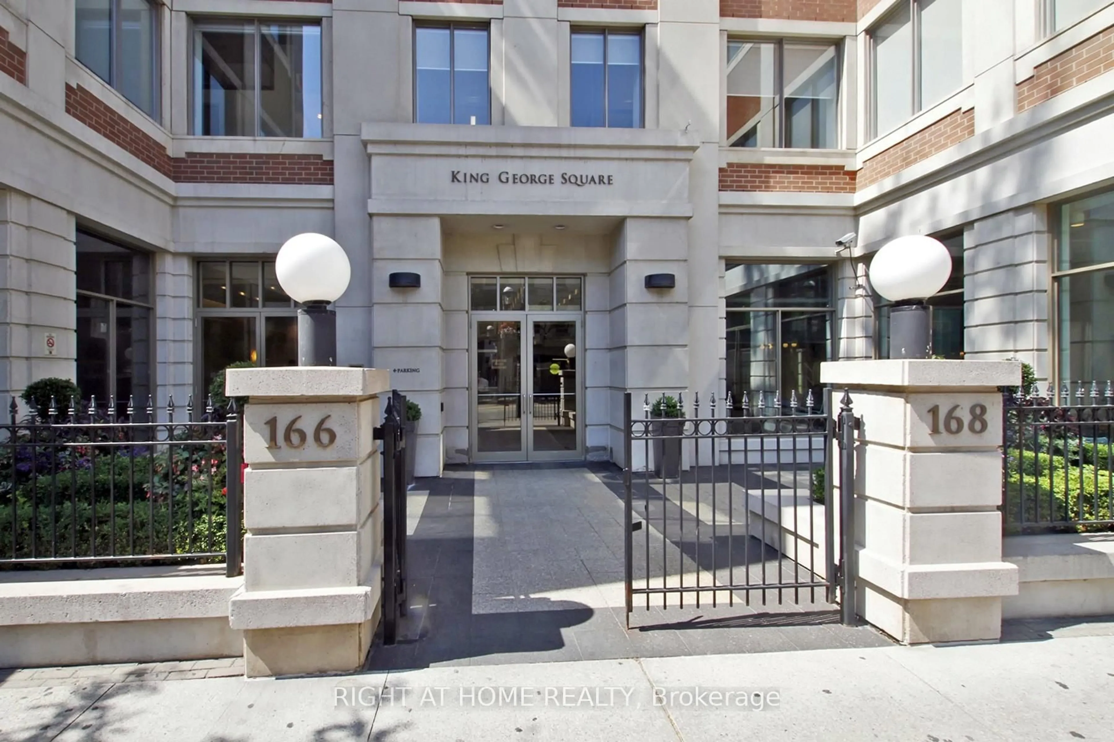 Indoor foyer for 168 King St East St #1402, Toronto Ontario M5A 4S4