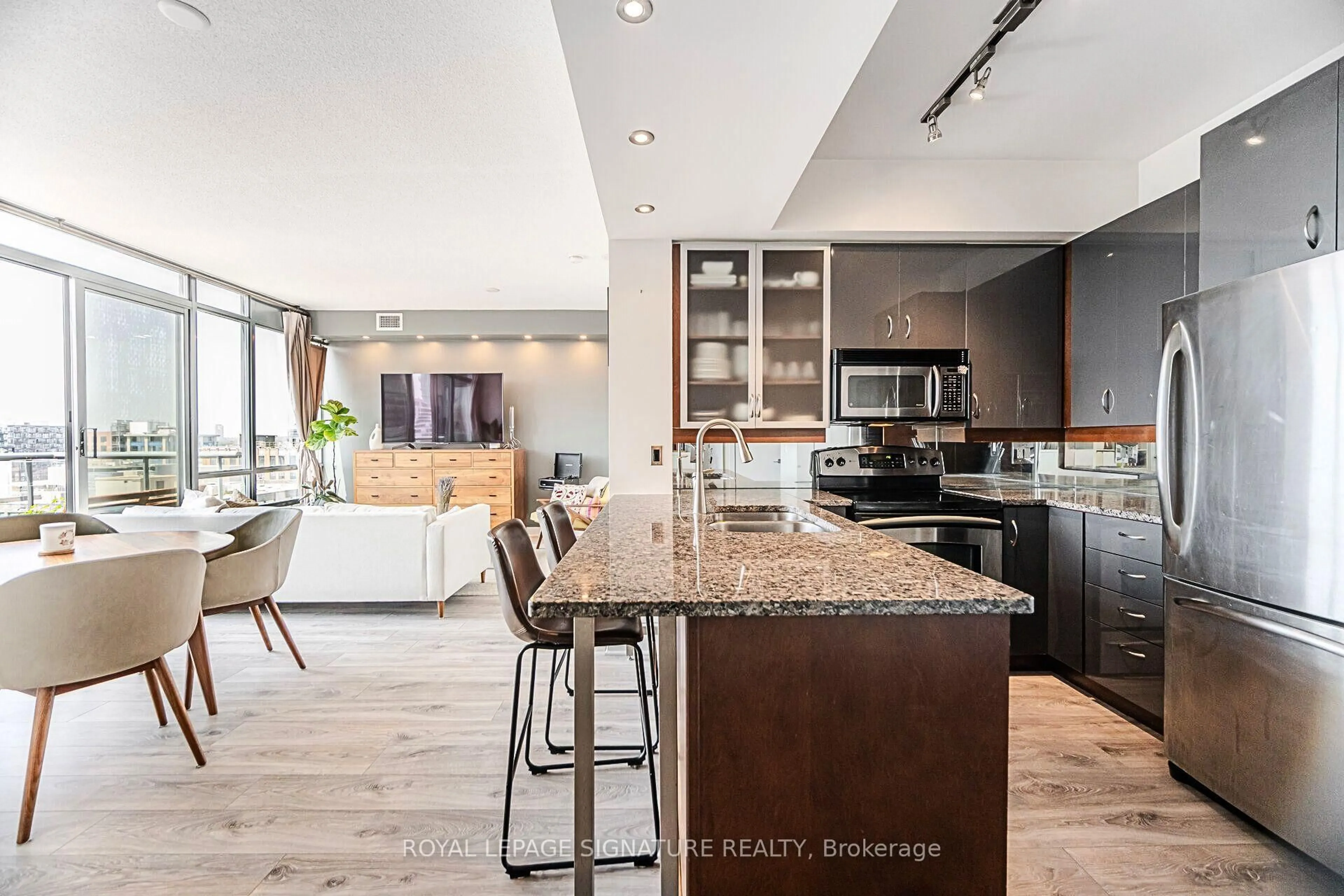 Contemporary kitchen, ceramic/tile floor for 438 King St #1405, Toronto Ontario M5V 3T9