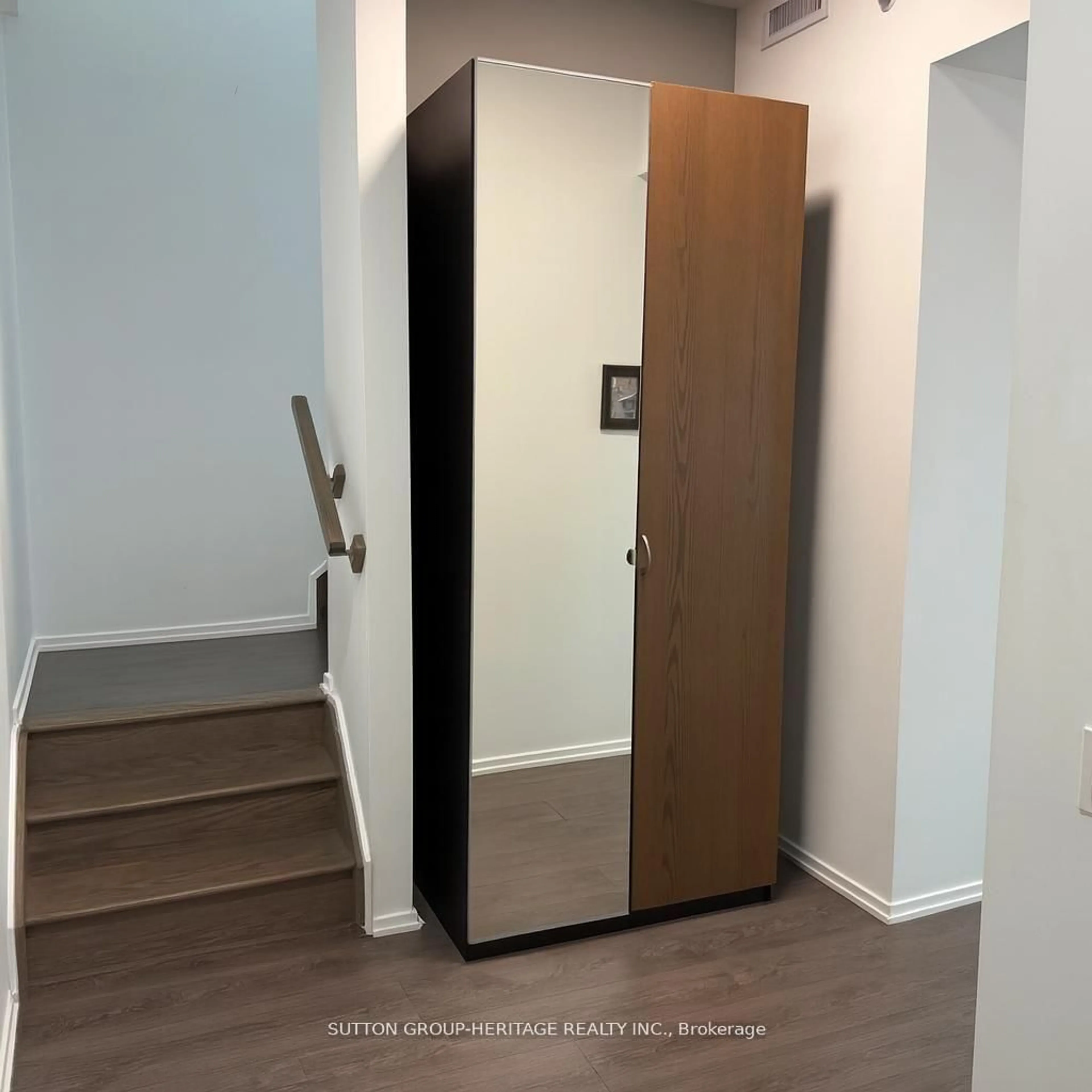 Unknown for 783 Bathurst St #814, Toronto Ontario M5S 0A8