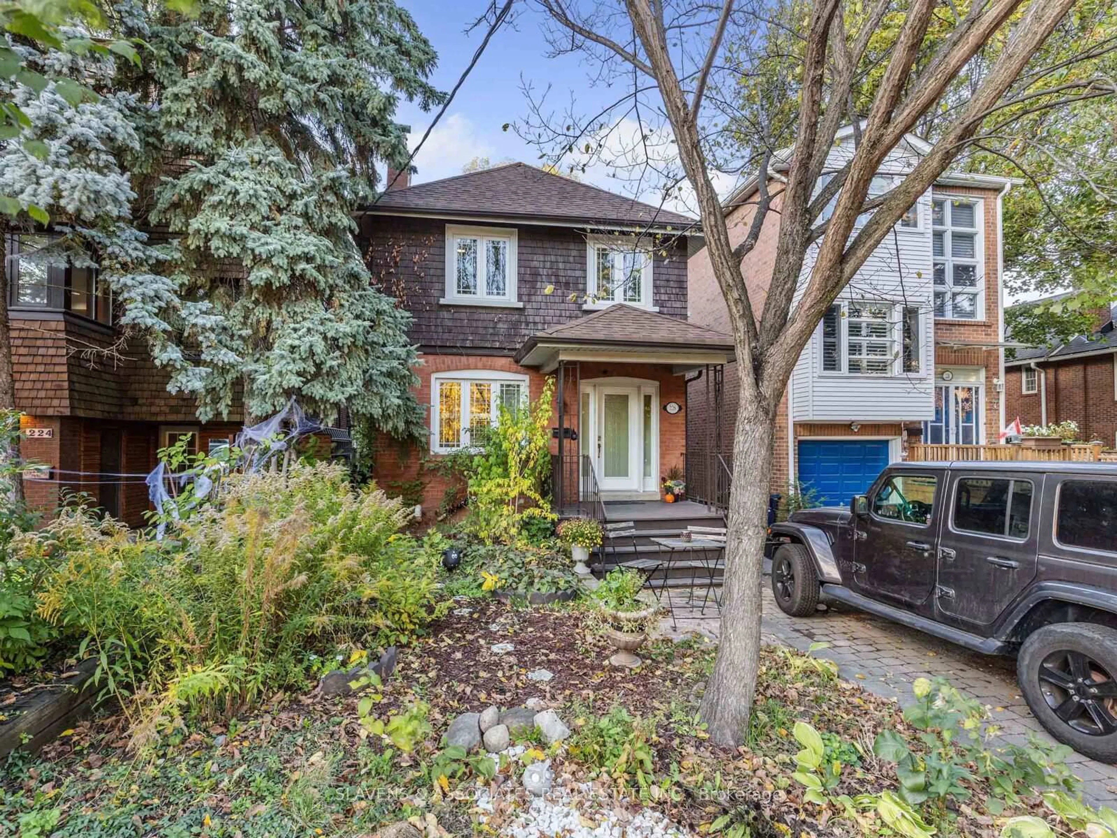 Home with brick exterior material, street for 226 Broadway Ave, Toronto Ontario M4P 1V9